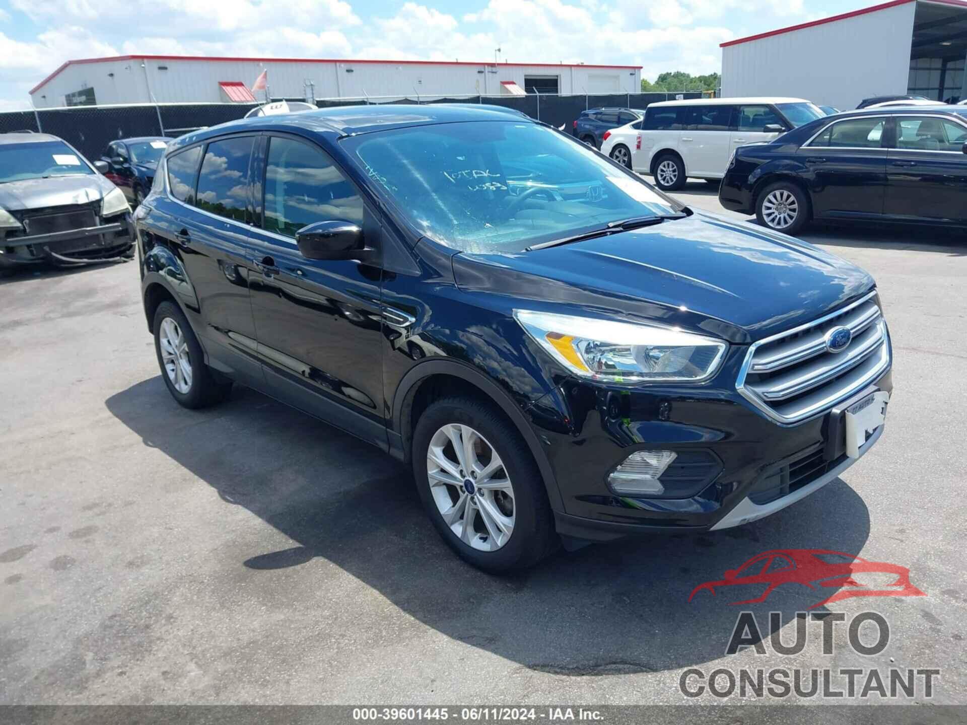 FORD ESCAPE 2017 - 1FMCU0G95HUE88545