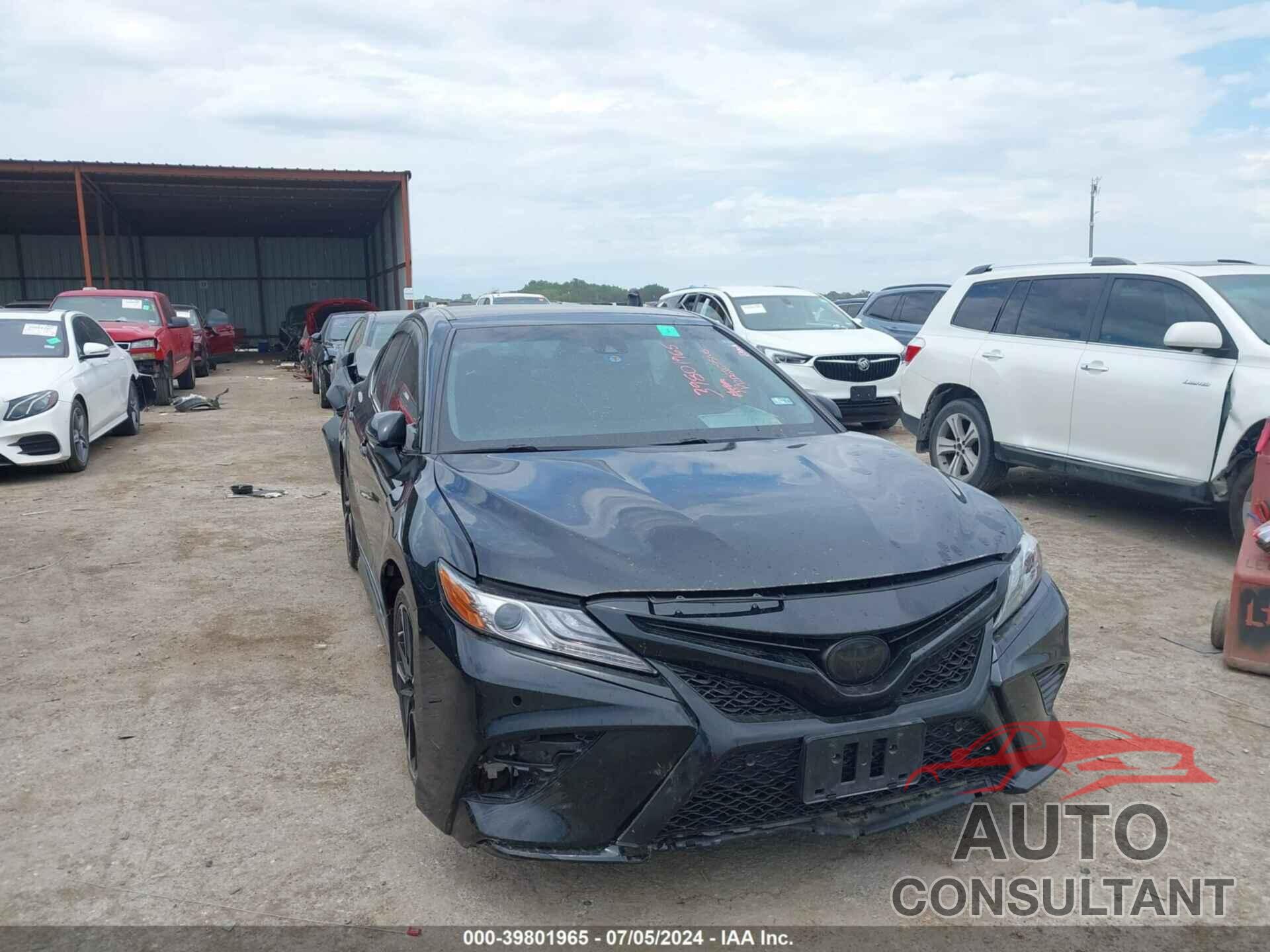 TOYOTA CAMRY 2018 - 4T1B61HK3JU134655