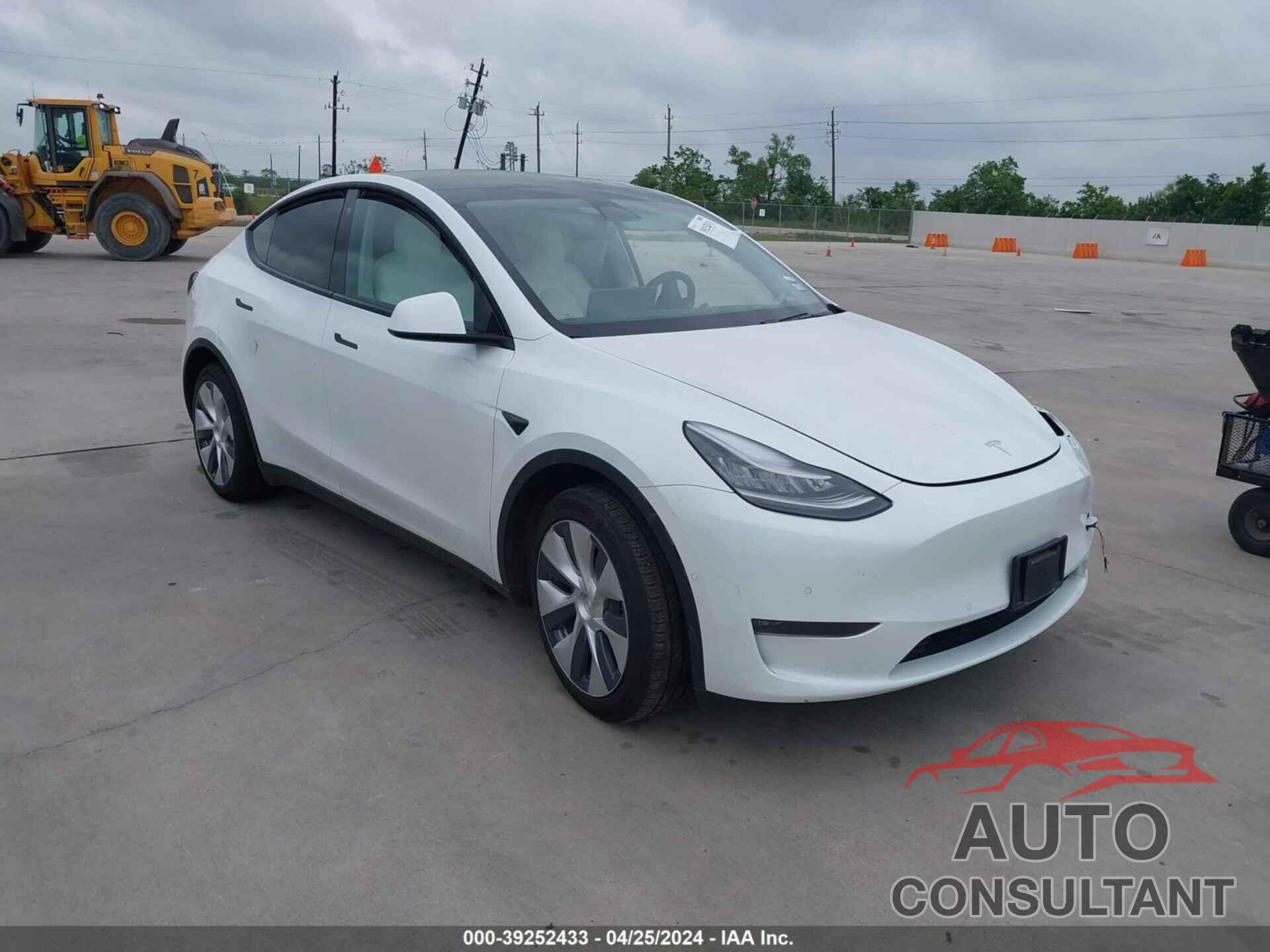 TESLA MODEL Y 2020 - 5YJYGDEE1LF027403