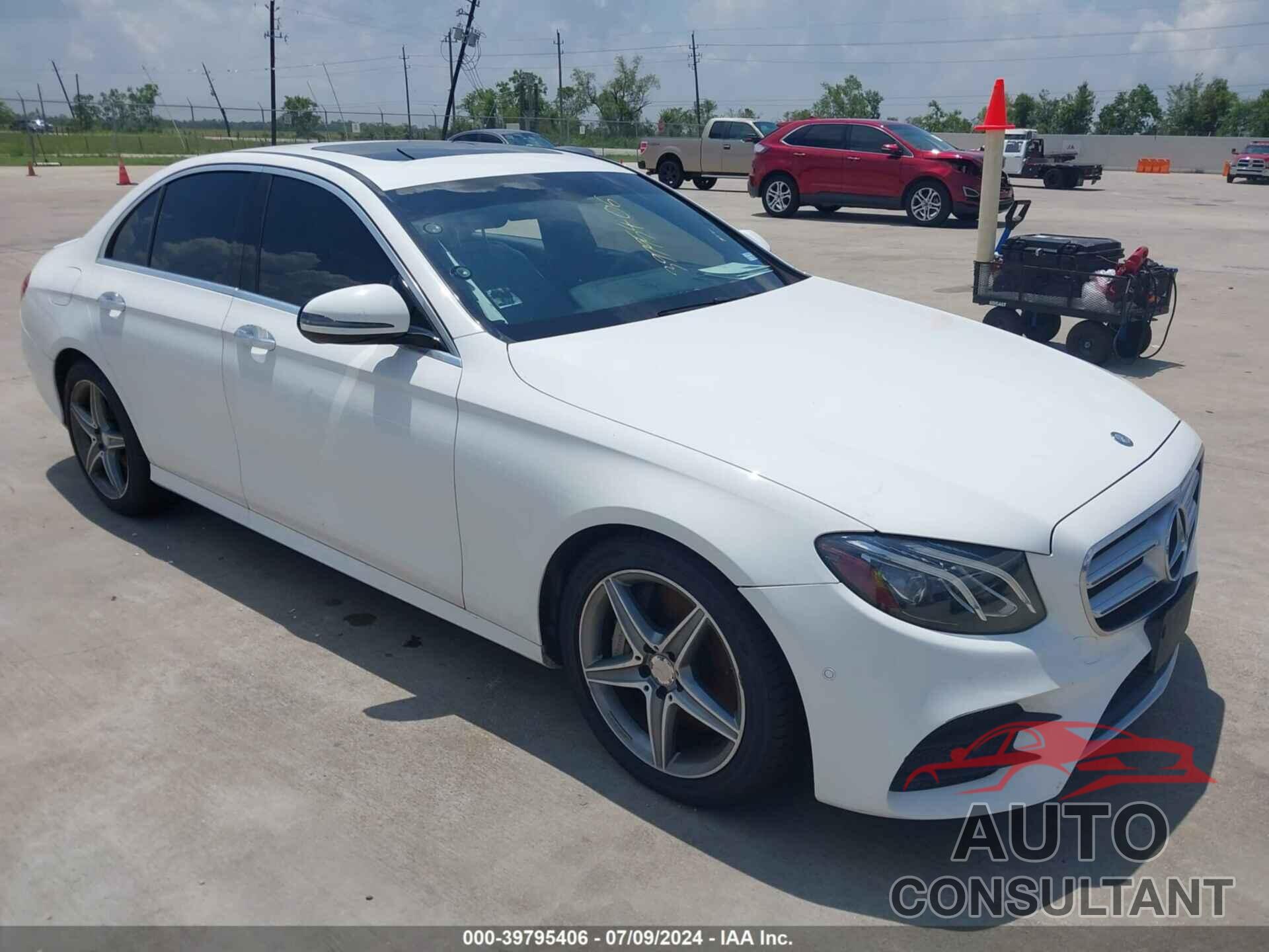 MERCEDES-BENZ E 300 2017 - WDDZF4JB8HA052288