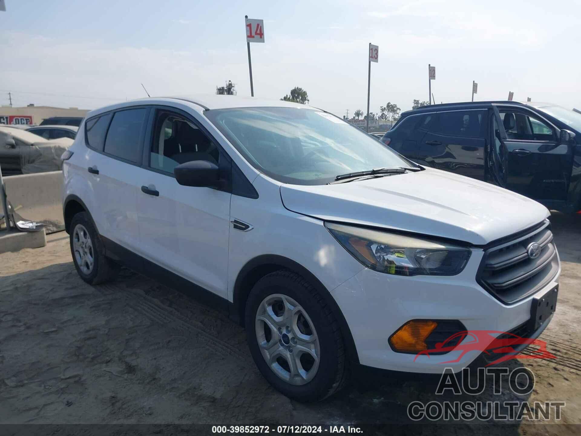 FORD ESCAPE 2018 - 1FMCU0F72JUA36431