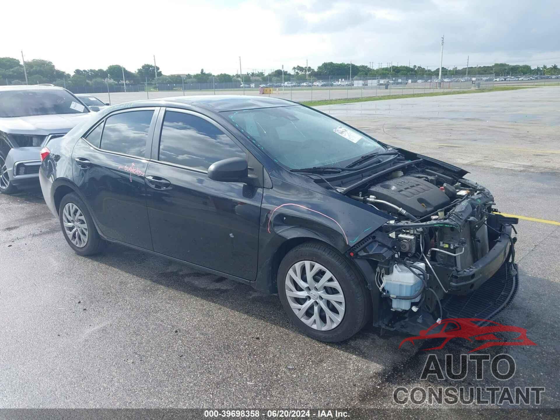 TOYOTA COROLLA 2018 - 2T1BURHEXJC096115