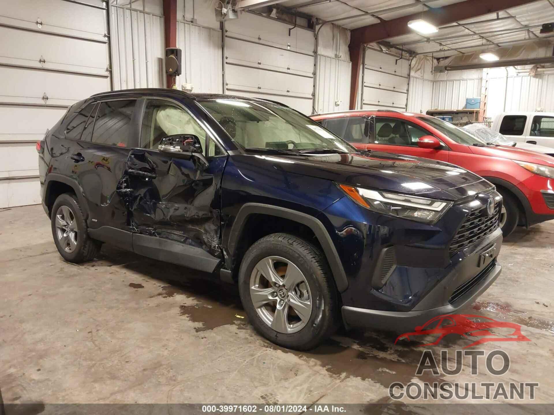 TOYOTA RAV4 2023 - JTMRWRFV4PD577985