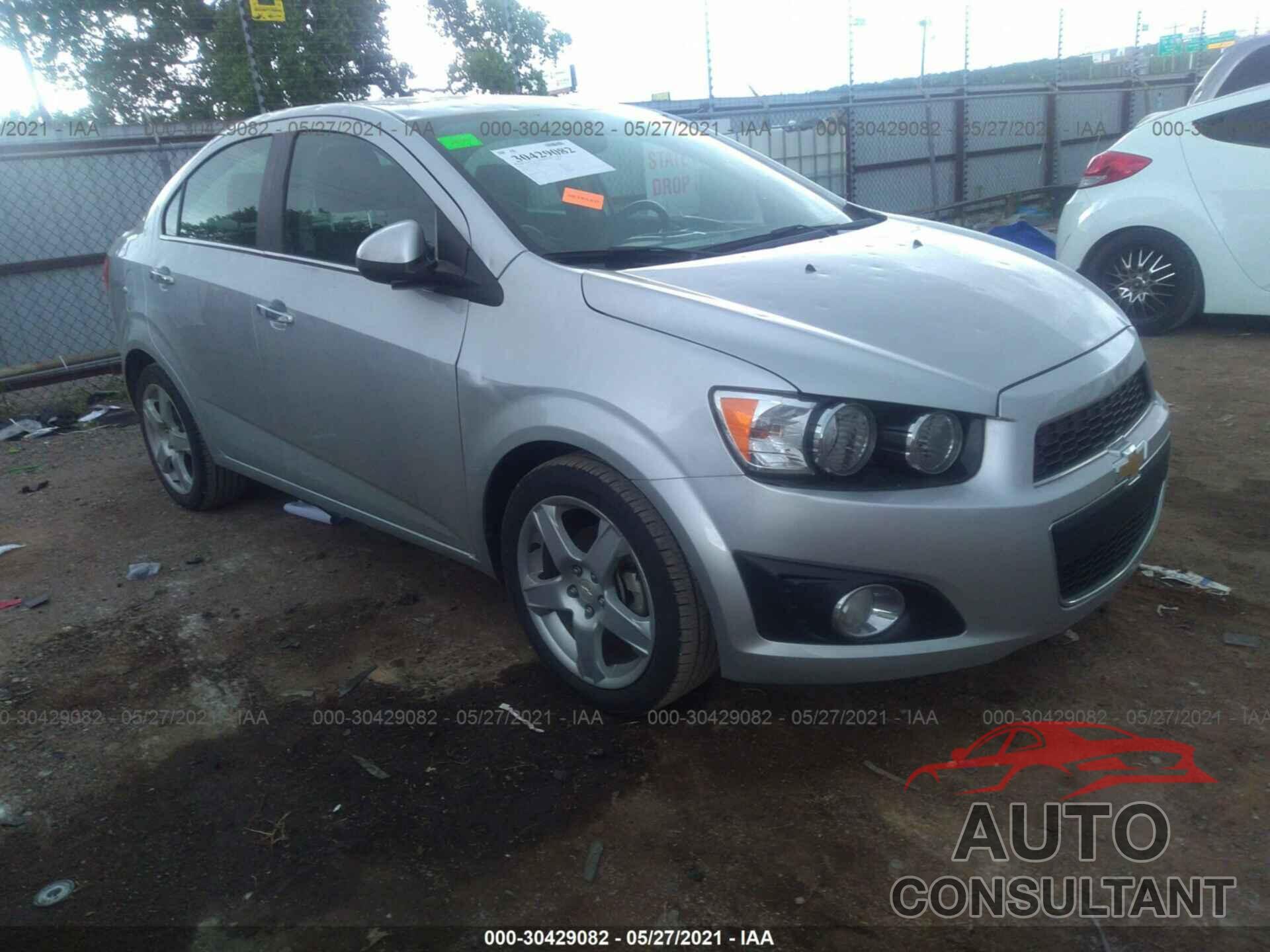 CHEVROLET SONIC 2016 - 1G1JE5SB9G4142313