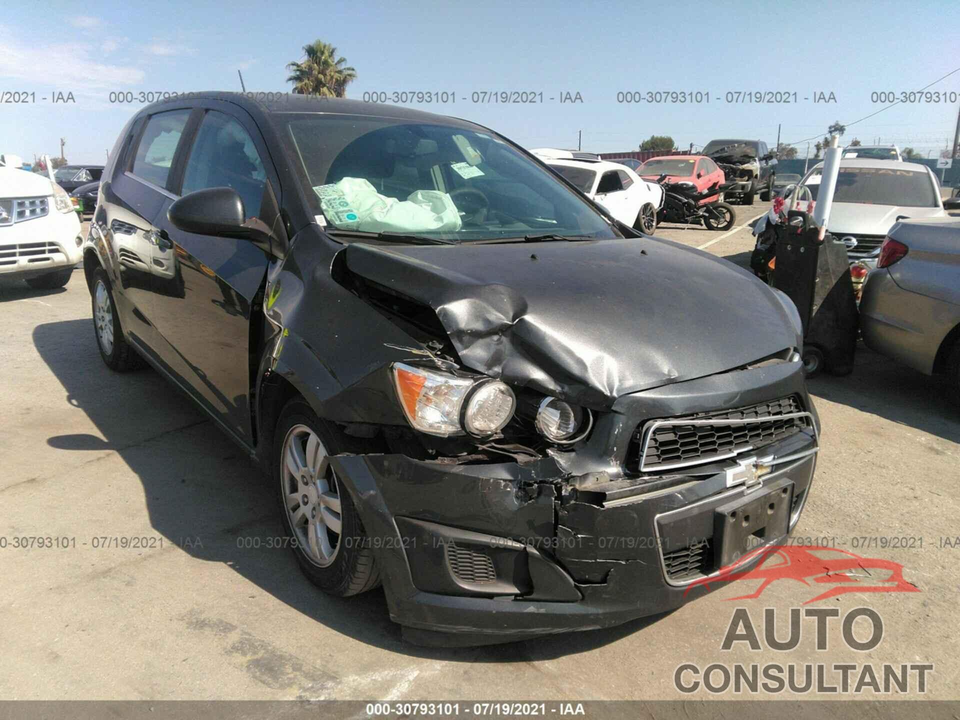 CHEVROLET SONIC 2016 - 1G1JC6SG5G4158080