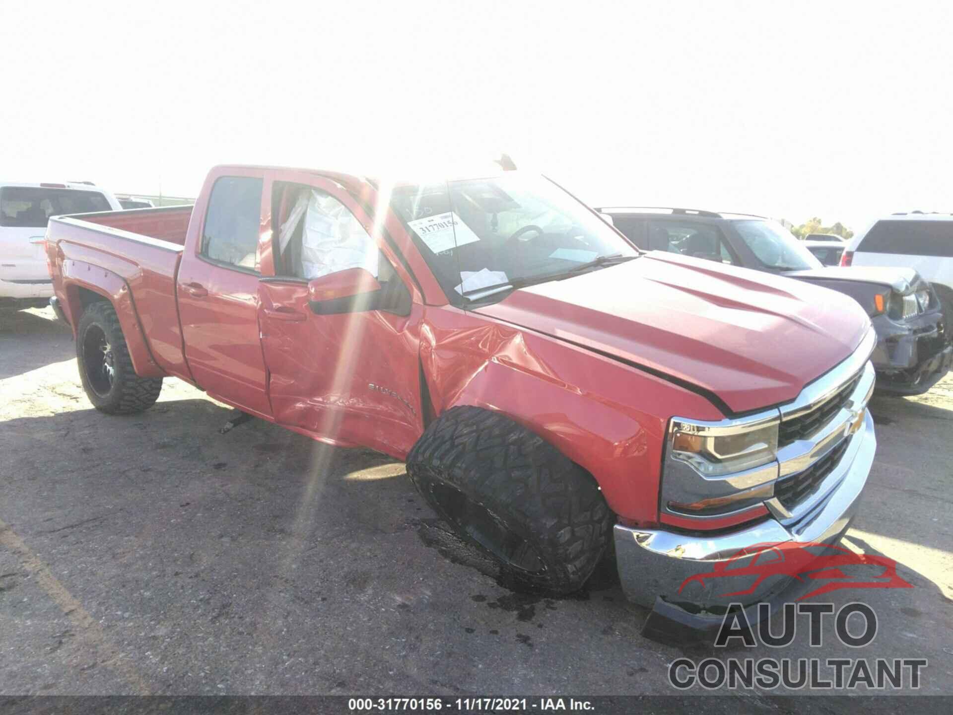 CHEVROLET SILVERADO 1500 2018 - 1GCRCREC3JZ155743