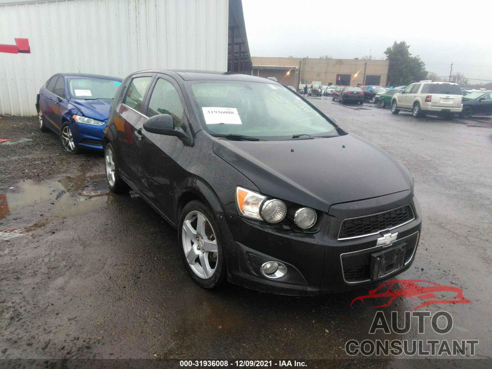 CHEVROLET SONIC 2016 - 1G1JE6SB9G4141961