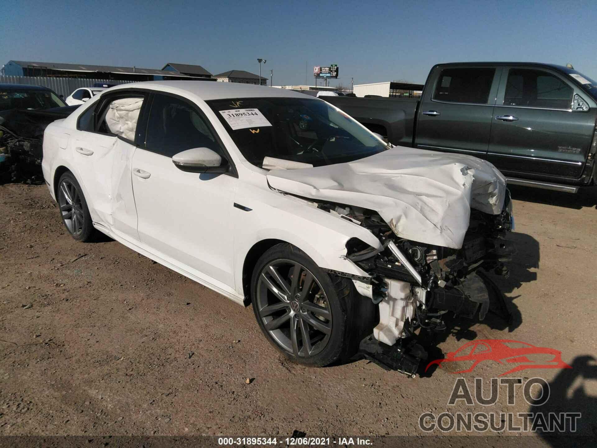 VOLKSWAGEN PASSAT 2018 - 1VWAA7A36JC048604