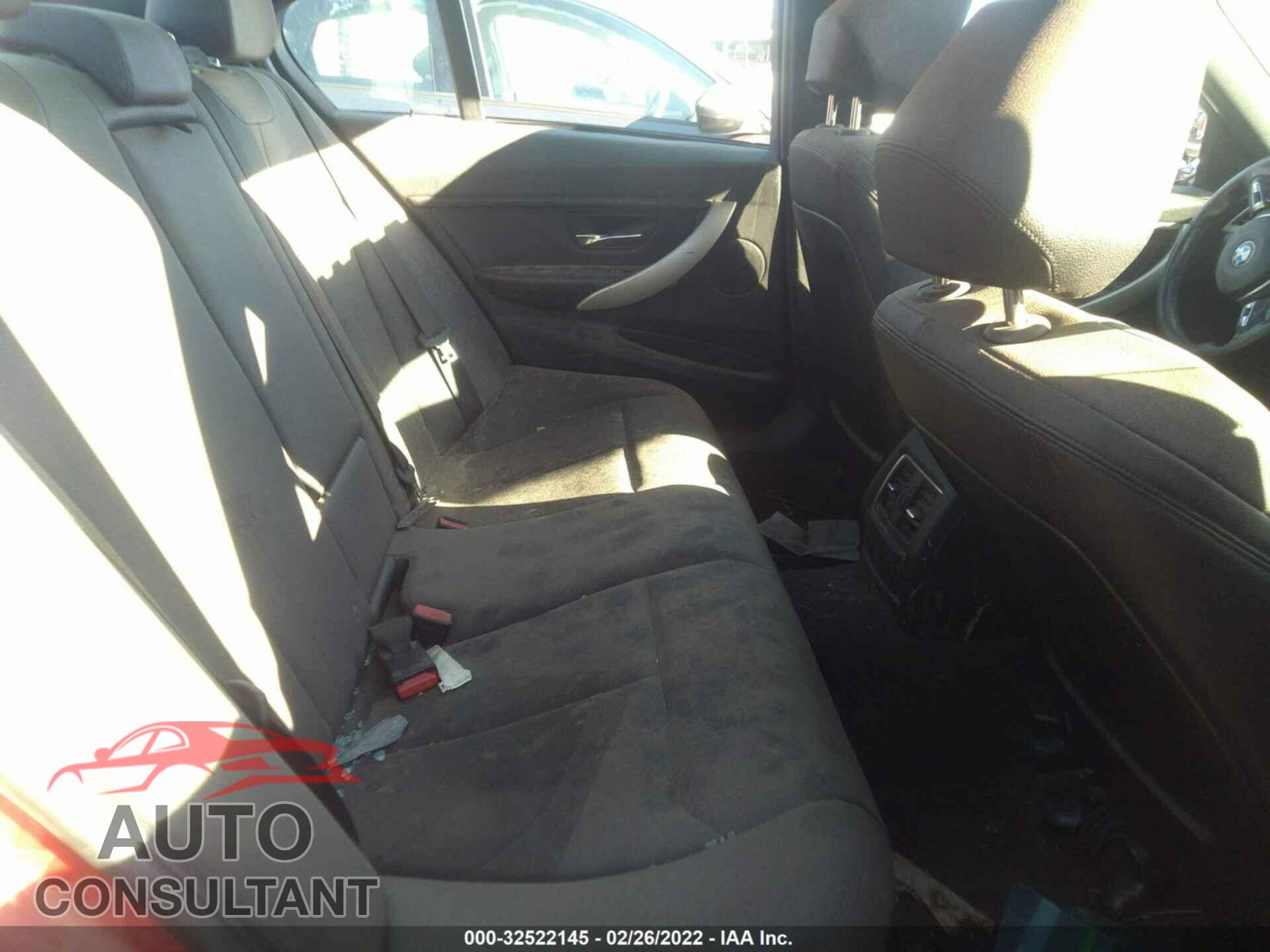 BMW 3 SERIES 2016 - WBA8E1G57GNU10073