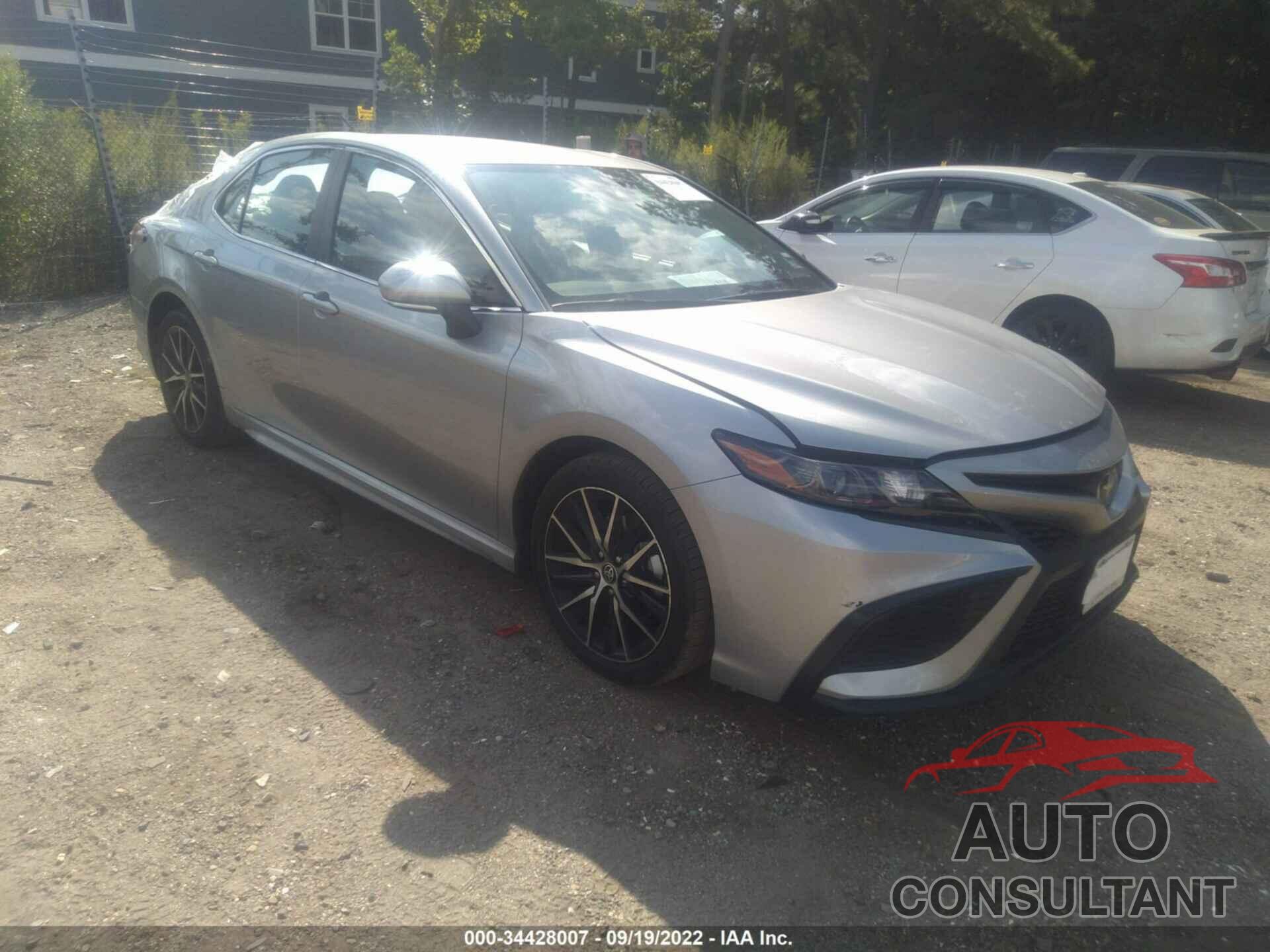 TOYOTA CAMRY 2022 - 4T1G11AK0NU668040