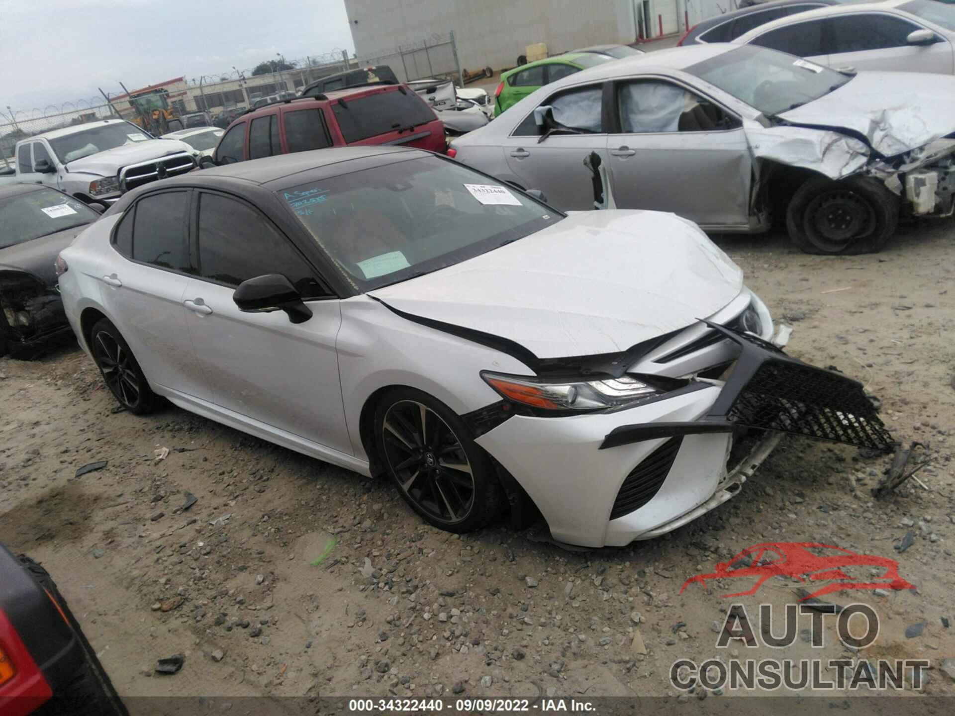 TOYOTA CAMRY 2018 - 4T1B61HK4JU142571