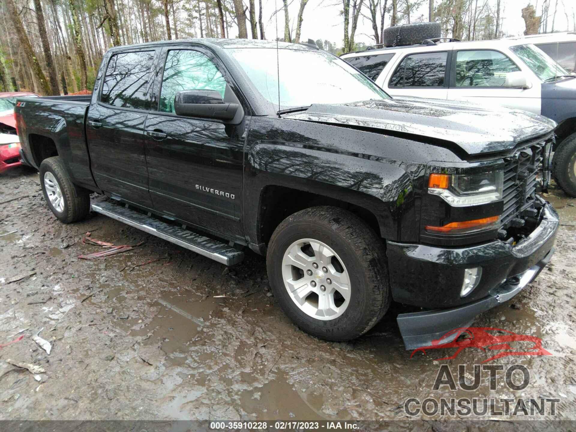 CHEVROLET SILVERADO 1500 2018 - 1GCUKREC2JF192815