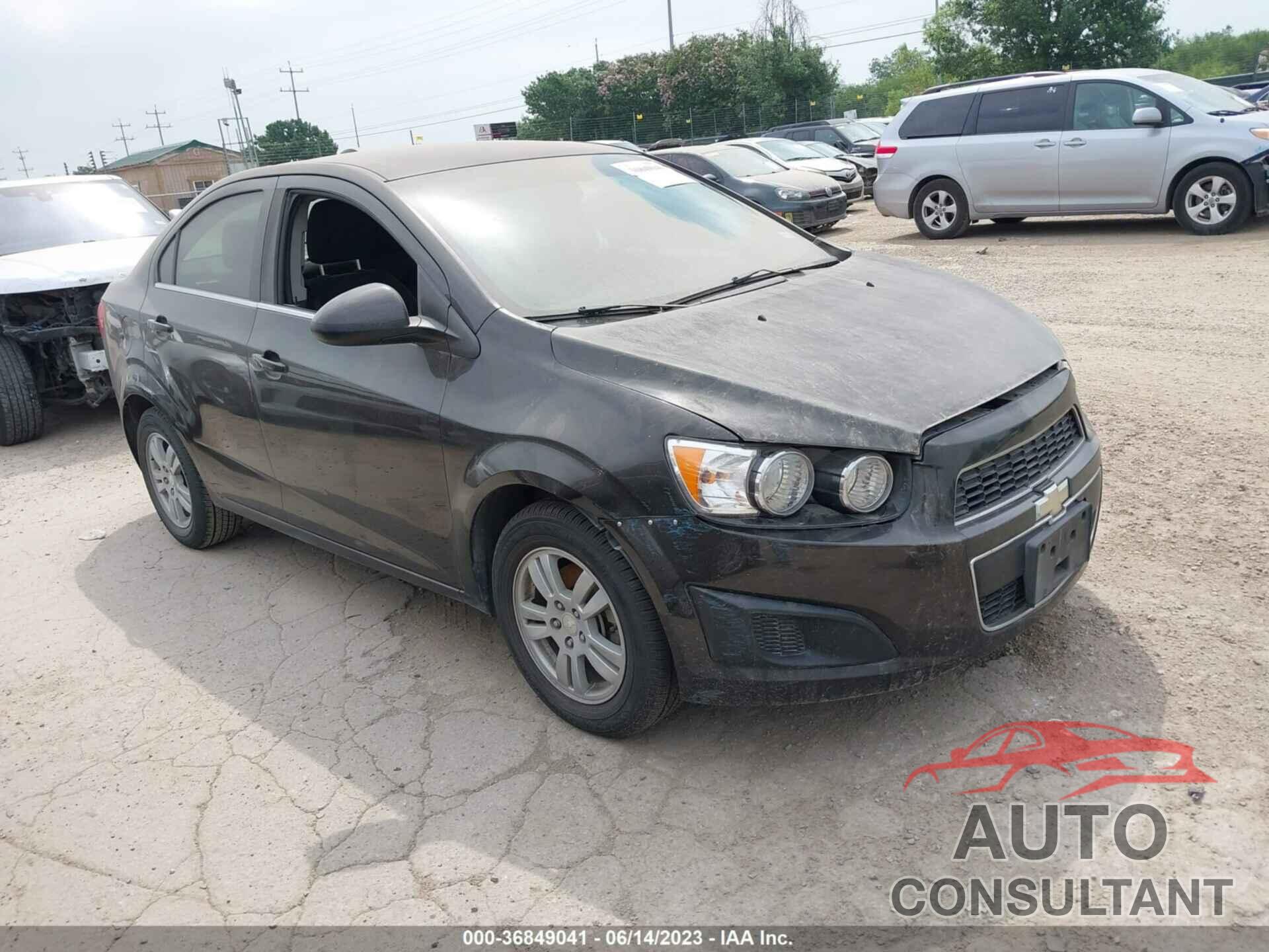 CHEVROLET SONIC 2015 - 1G1JC5SH5F4158095