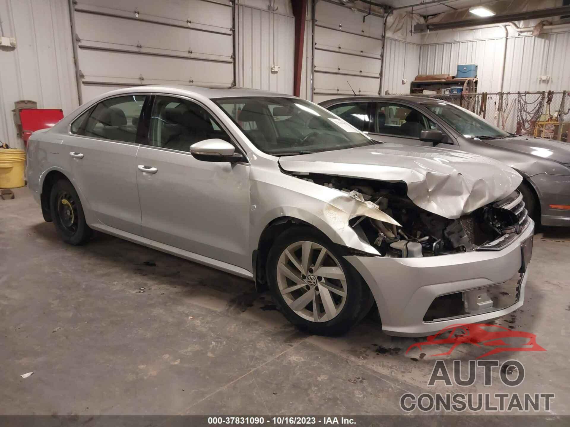 VOLKSWAGEN PASSAT 2018 - 1VWBA7A36JC041821