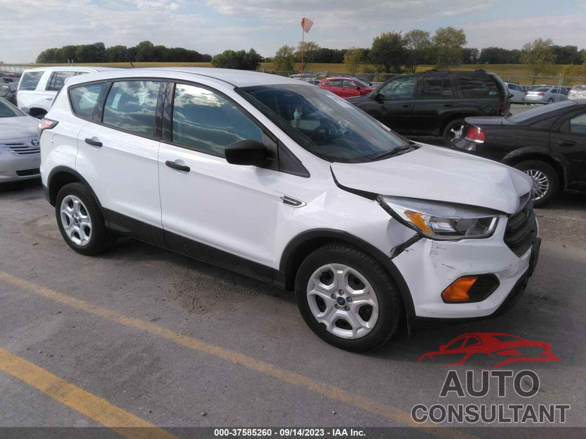 FORD ESCAPE 2017 - 1FMCU0F77HUC49837