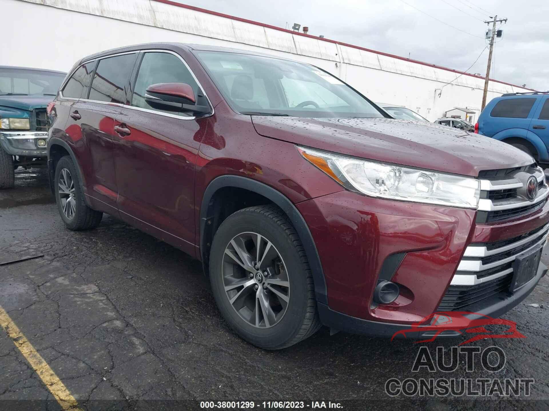 TOYOTA HIGHLANDER 2018 - 5TDBZRFH0JS815250