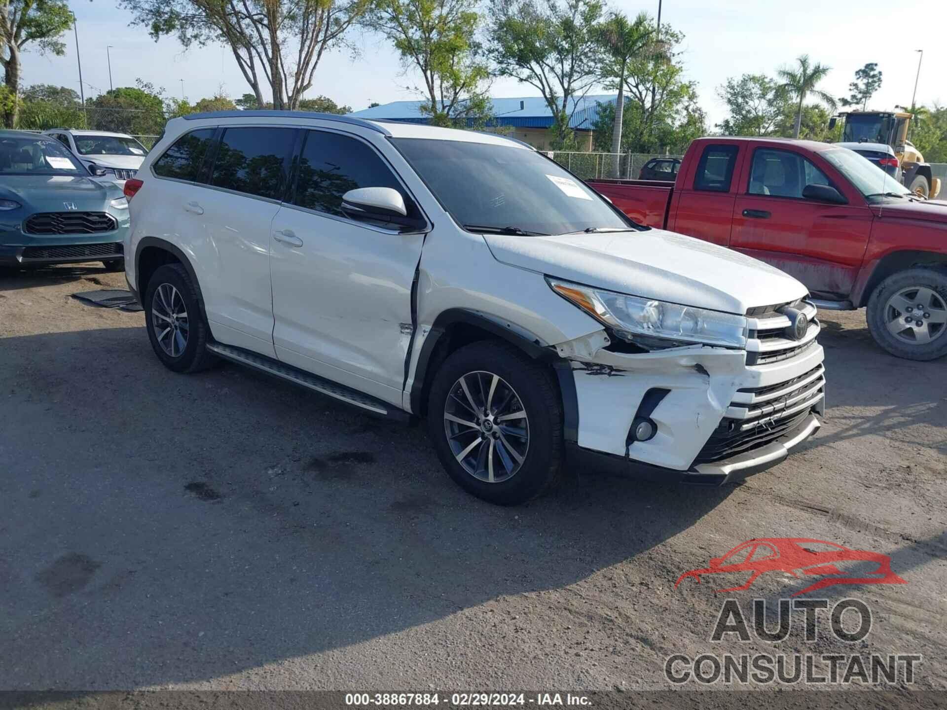 TOYOTA HIGHLANDER 2017 - 5TDKZRFH7HS526070