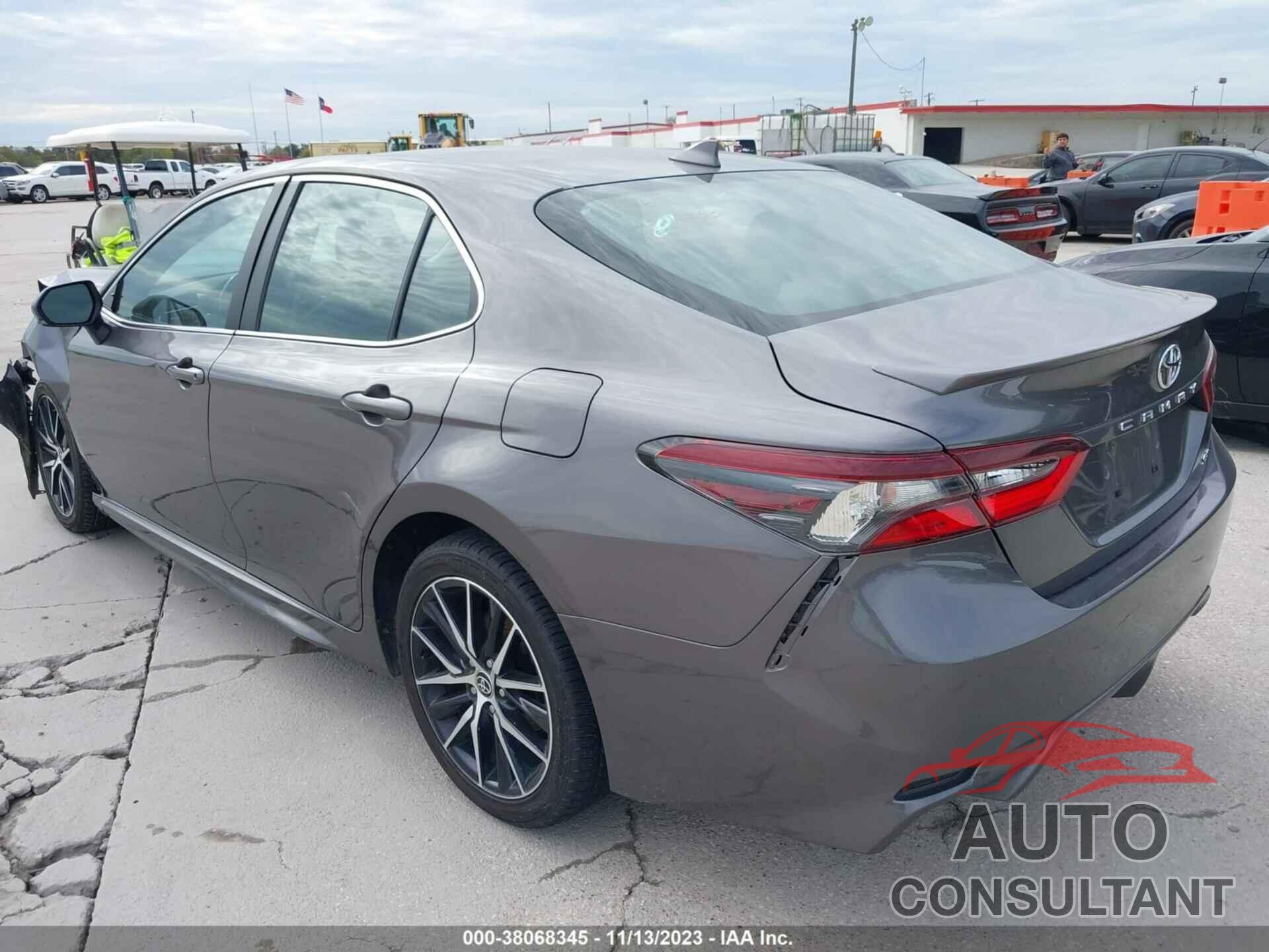 TOYOTA CAMRY 2022 - 4T1G11AK7NU003068