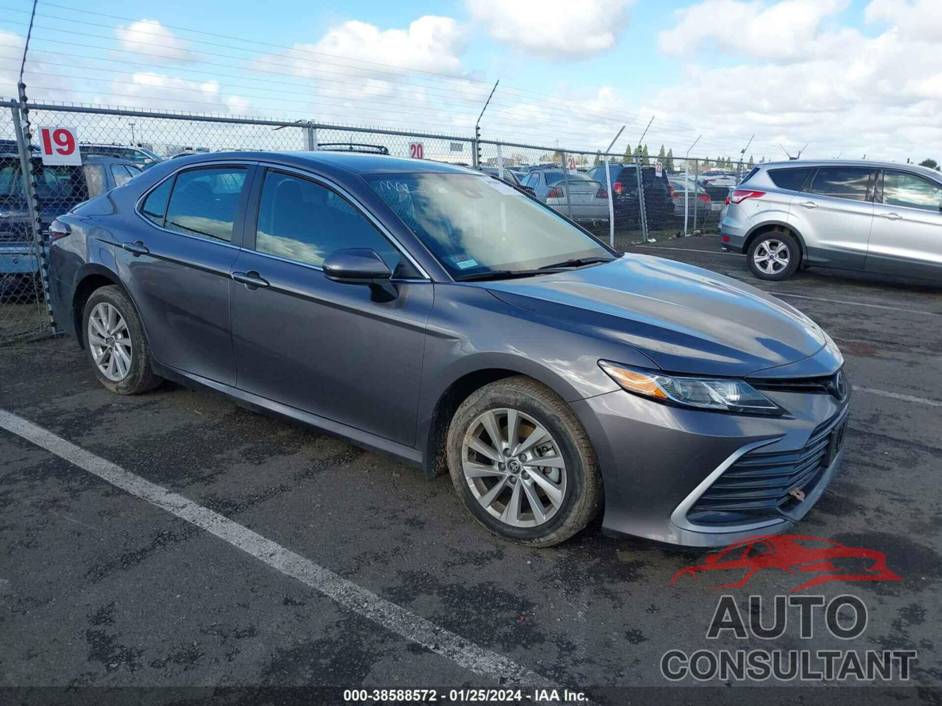 TOYOTA CAMRY 2021 - 4T1C11AK2MU600738