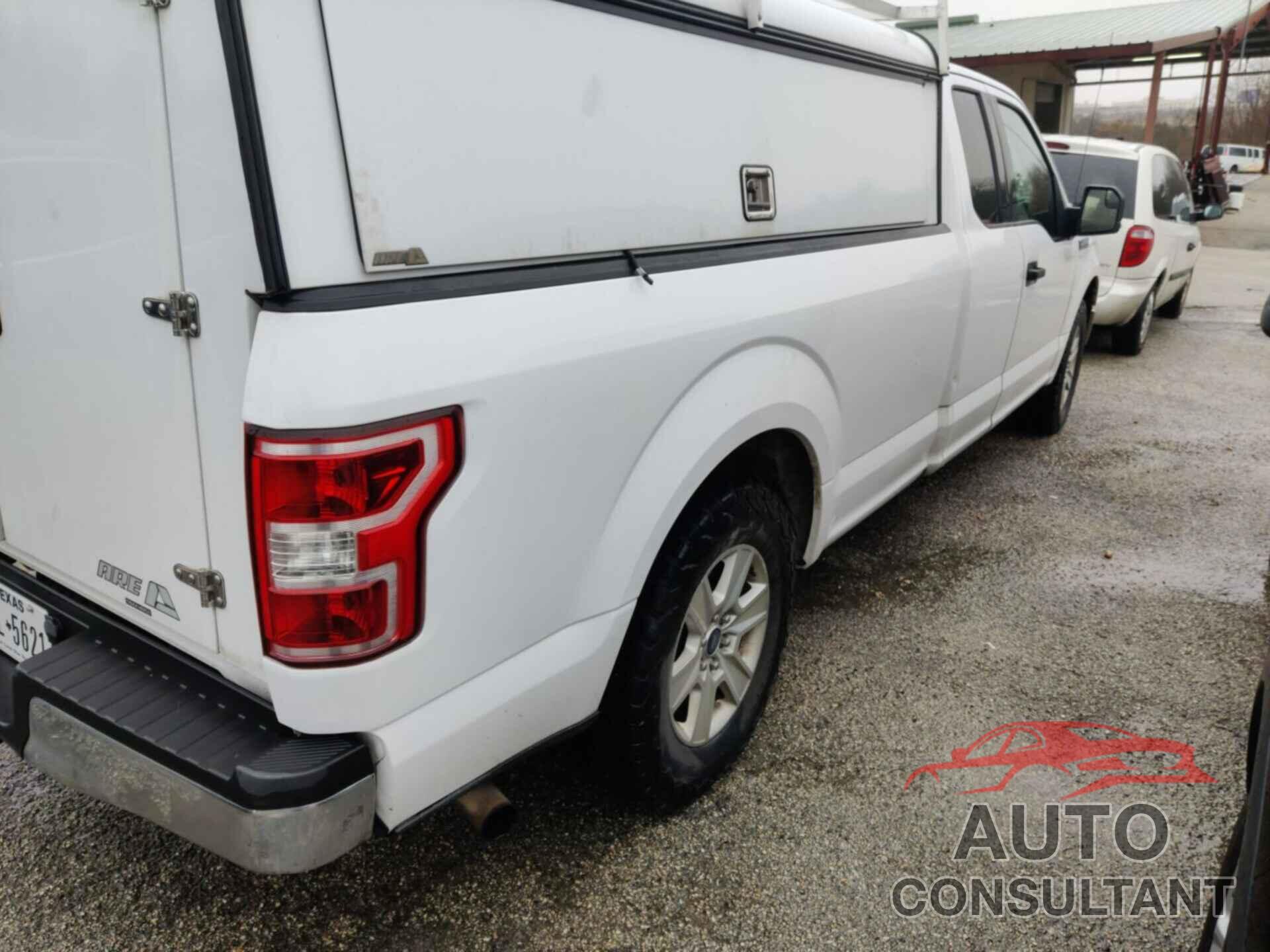 FORD F150 2018 - 1FTFX1C55JKF08277