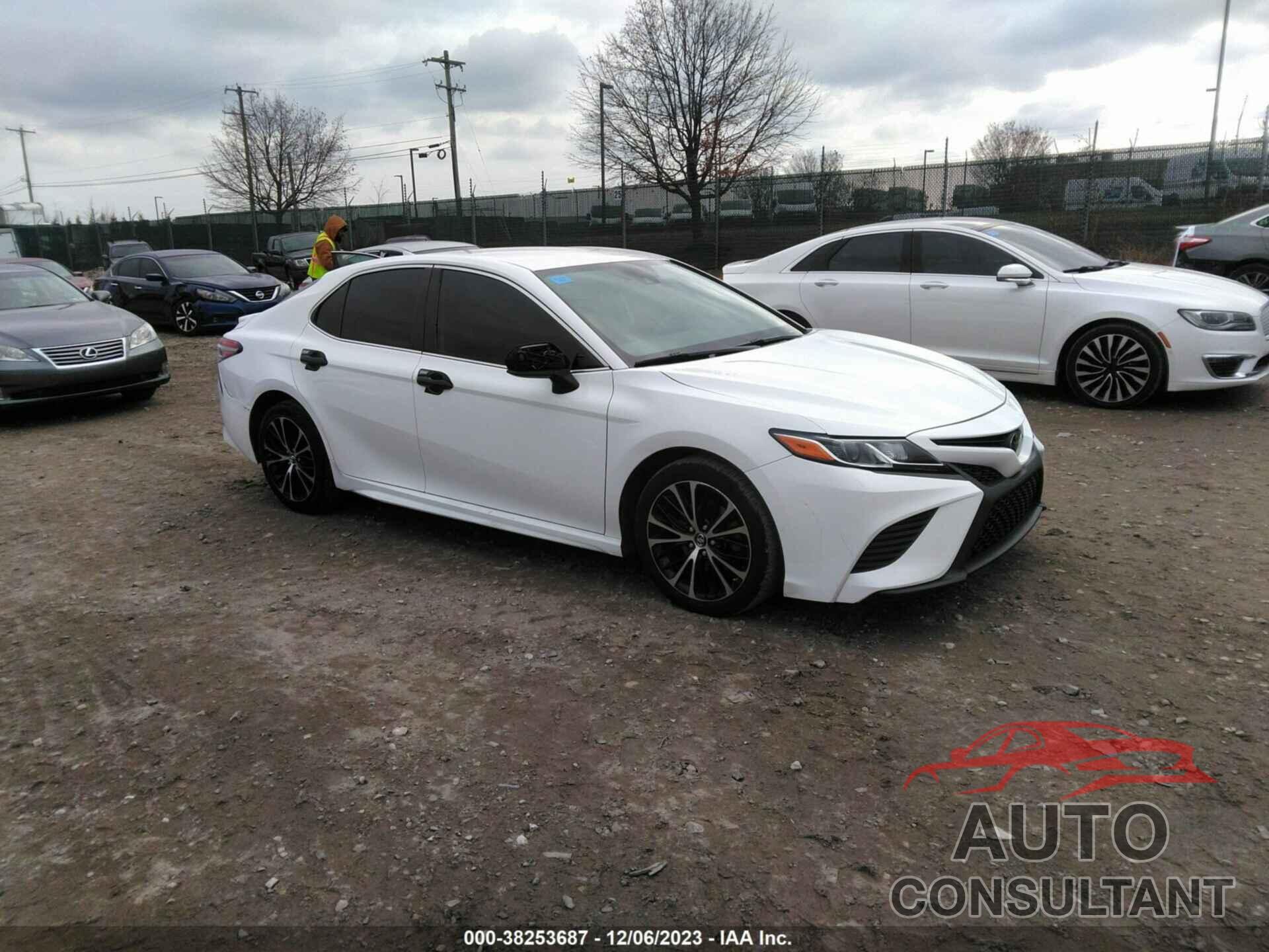 TOYOTA CAMRY 2019 - 4T1B11HK6KU168704