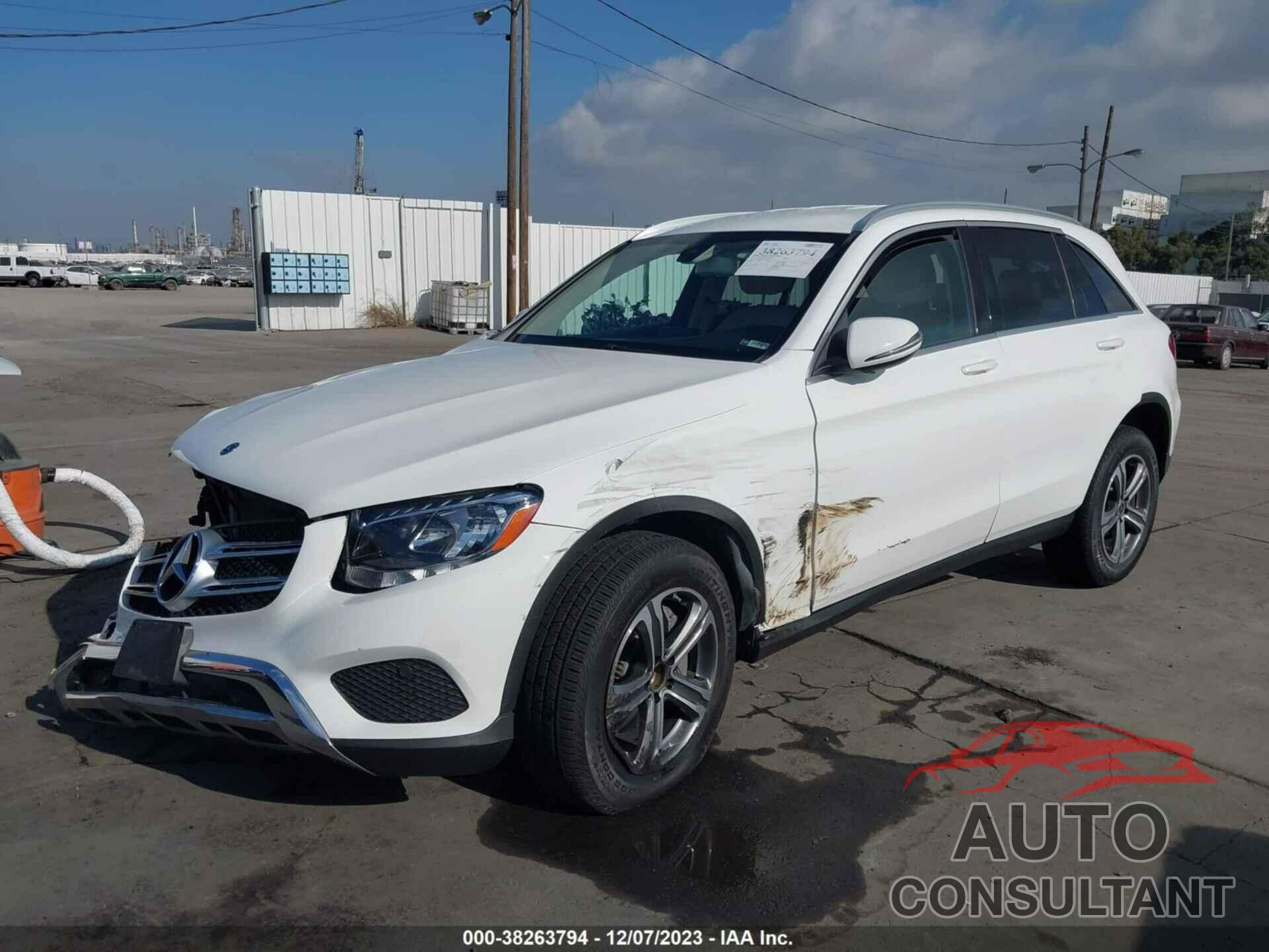 MERCEDES-BENZ GLC 2019 - WDC0G4JBXKF590656