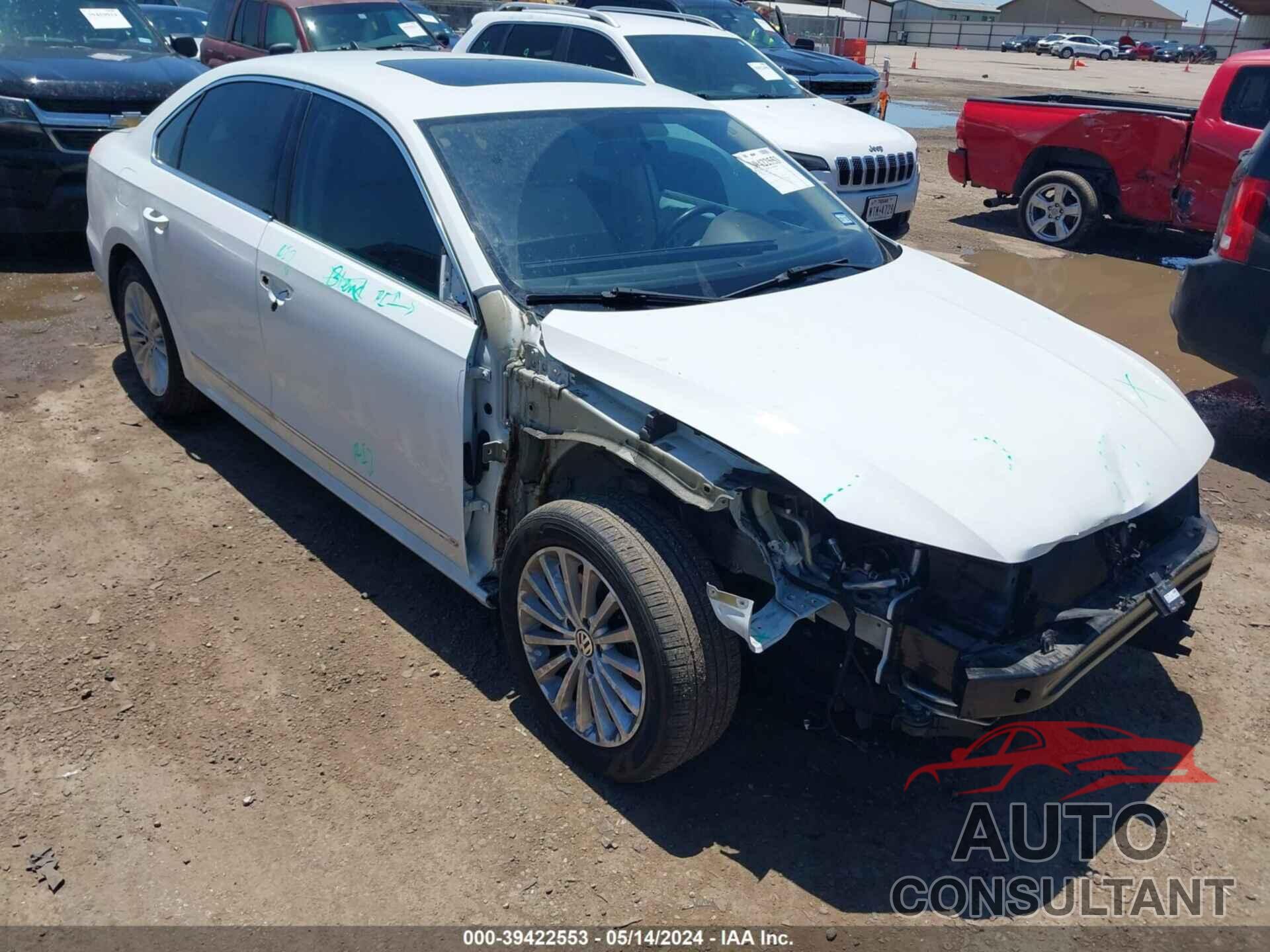 VOLKSWAGEN PASSAT 2017 - 1VWBT7A38HC030338