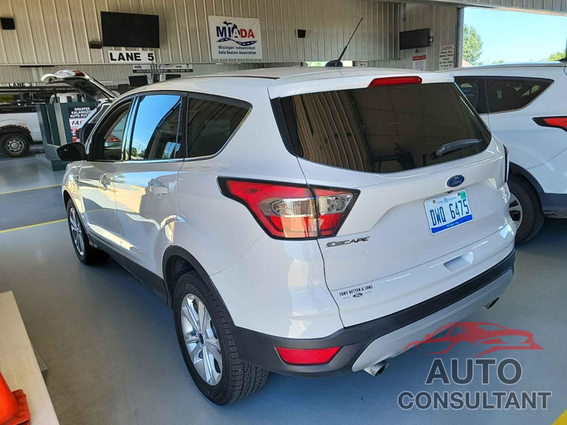 FORD ESCAPE 2017 - 1FMCU9GD2HUC98839