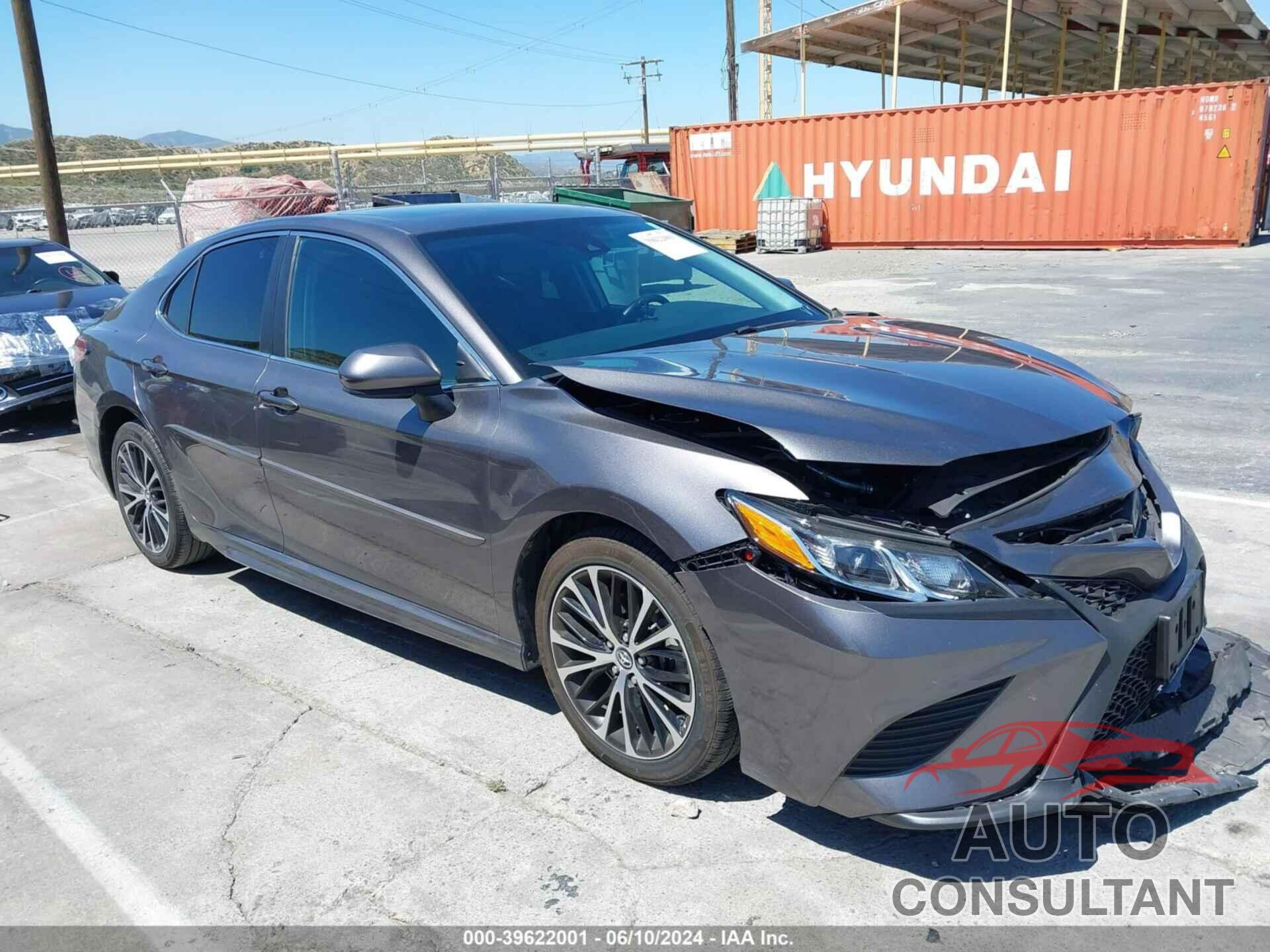 TOYOTA CAMRY 2018 - 4T1B11HK3JU509345