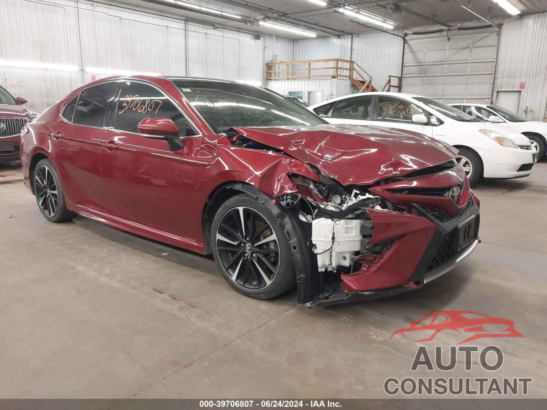 TOYOTA CAMRY 2018 - 4T1B61HK5JU616222