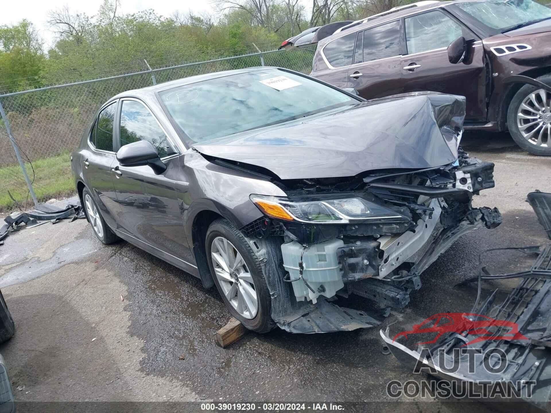 TOYOTA CAMRY 2022 - 4T1C11AK8NU688874