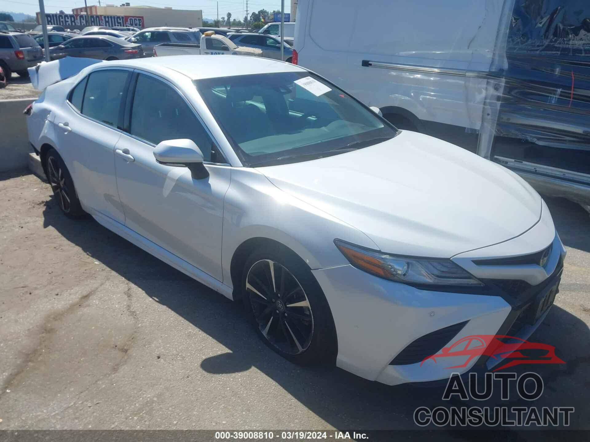 TOYOTA CAMRY 2018 - 4T1B61HK3JU133571