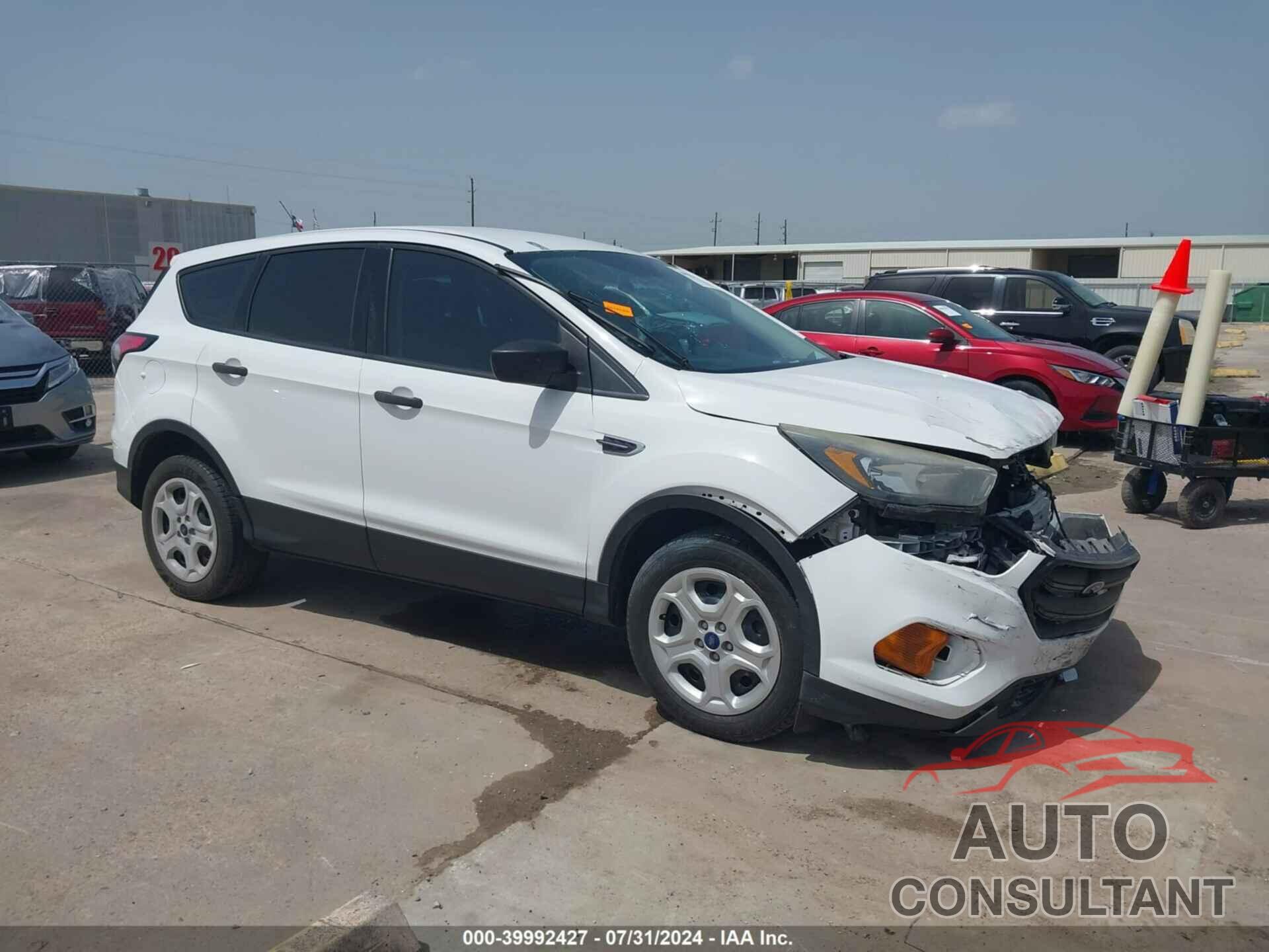 FORD ESCAPE 2018 - 1FMCU0F79JUA07380