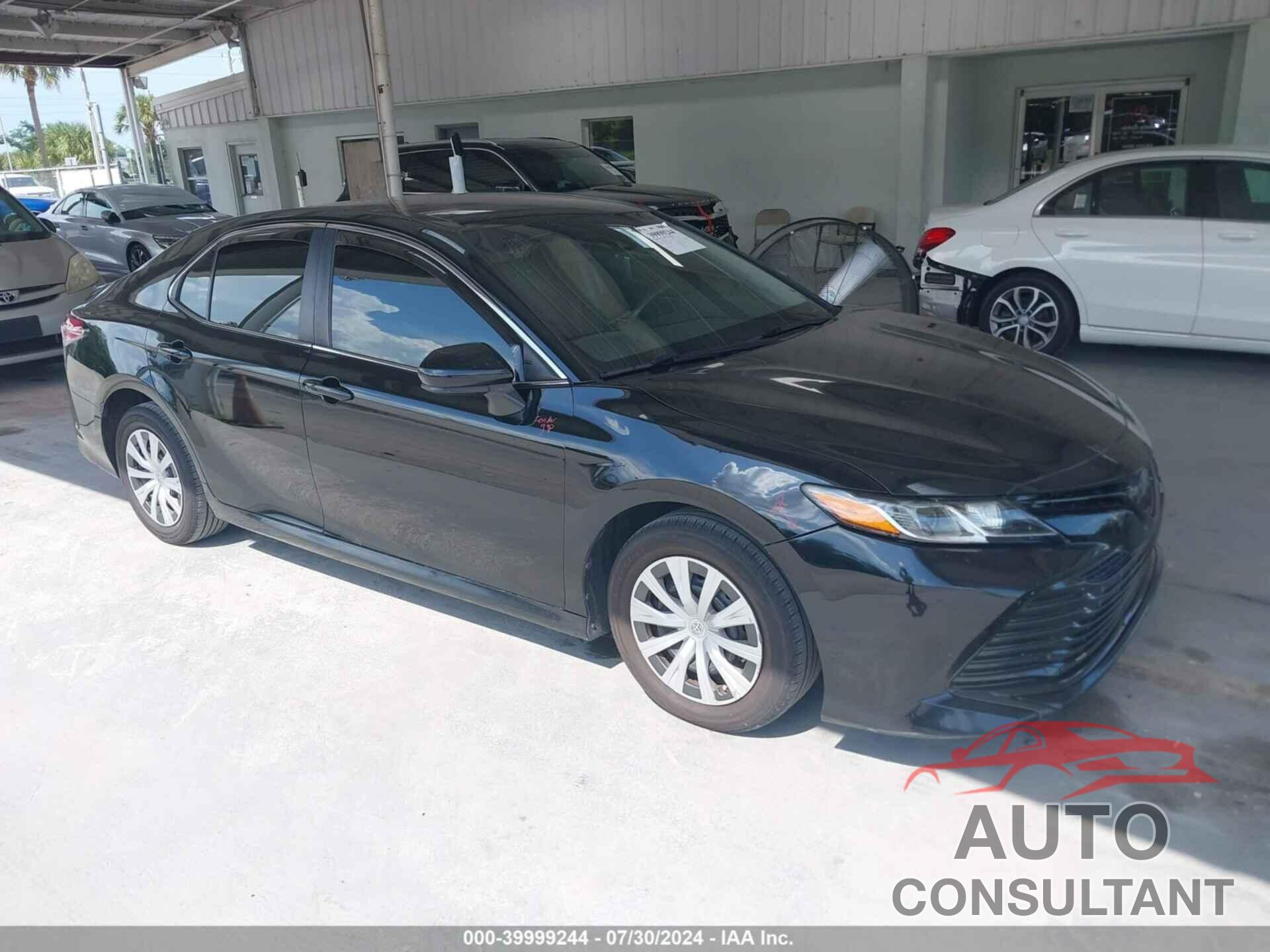 TOYOTA CAMRY 2018 - 4T1B11HKXJU052971