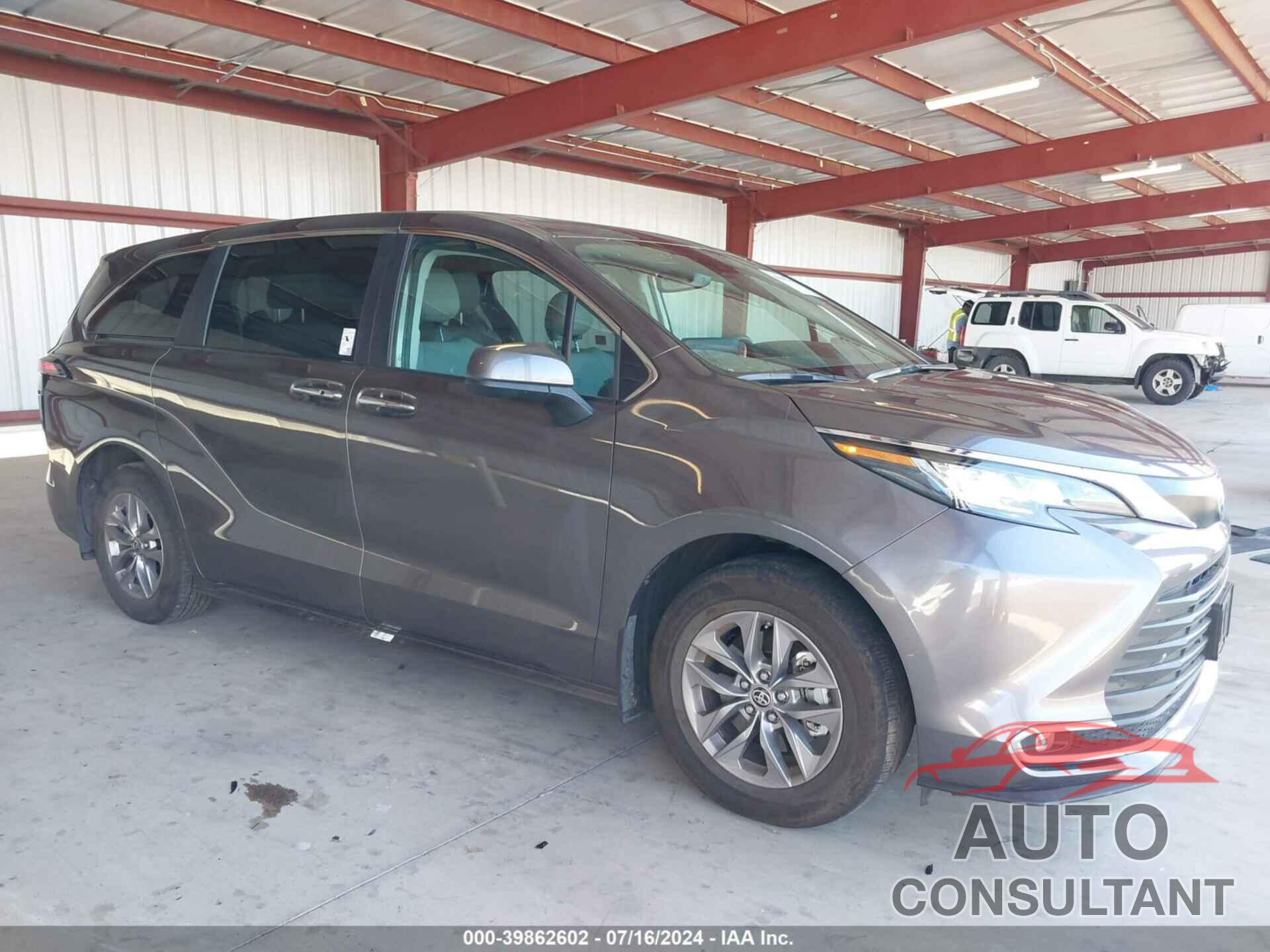 TOYOTA SIENNA 2023 - 5TDYSKFC7PS103286