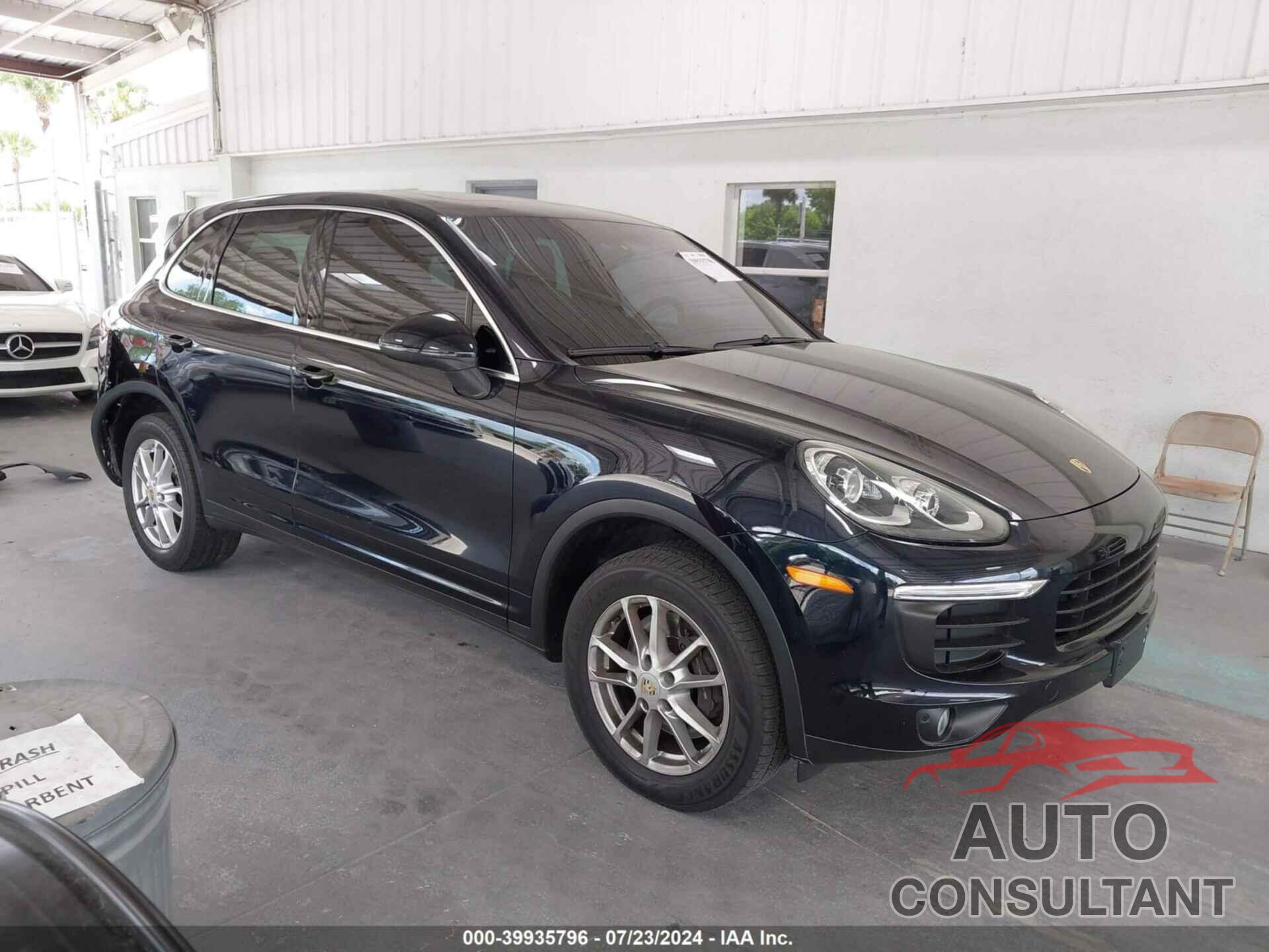 PORSCHE CAYENNE 2016 - WP1AA2A28GKA37761