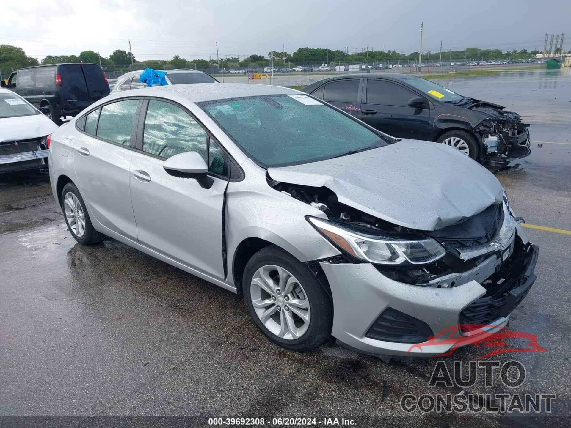 CHEVROLET CRUZE 2019 - 1G1BC5SM7K7148775