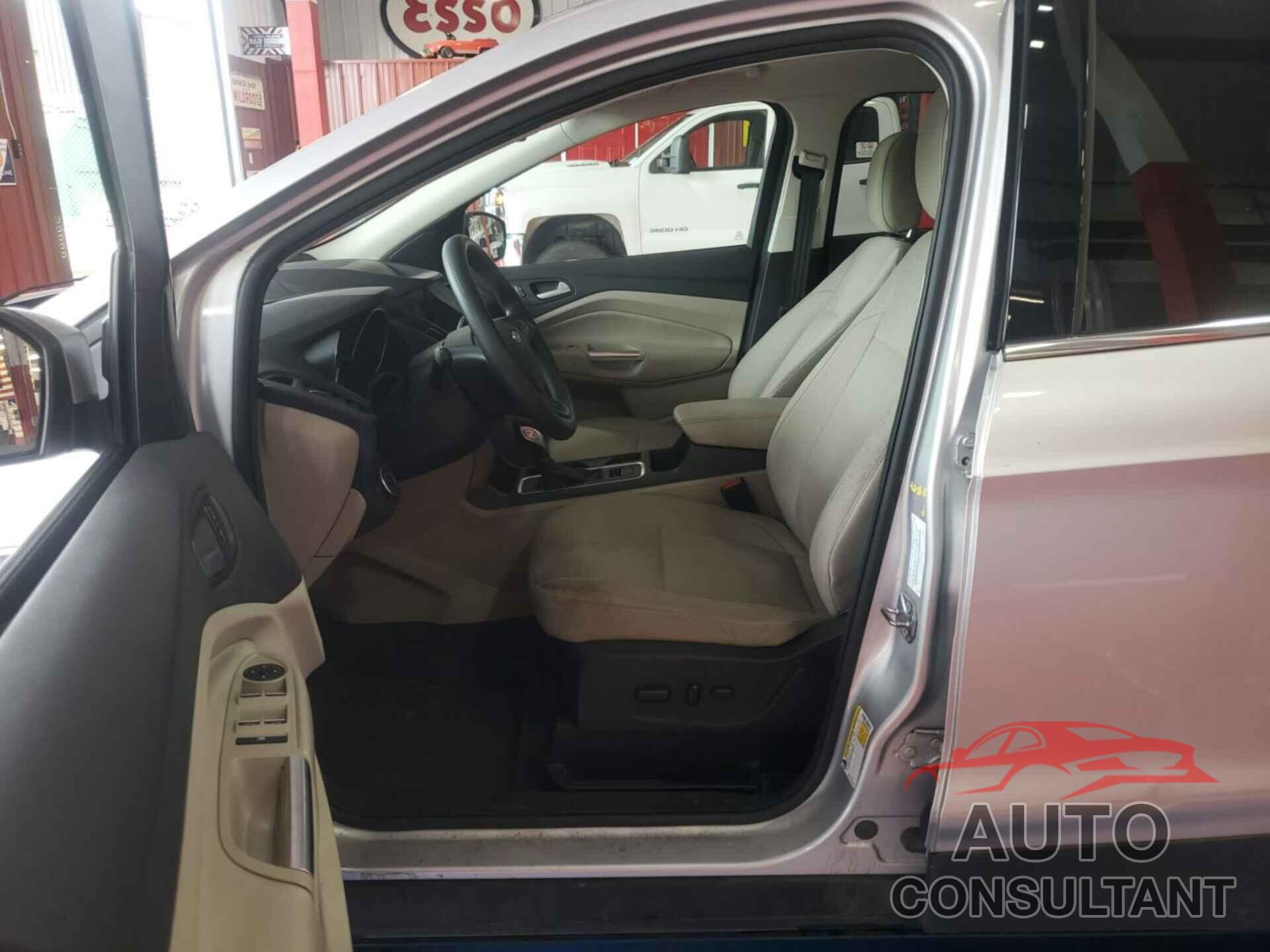 FORD ESCAPE 2019 - 1FMCU9GD2KUB33302