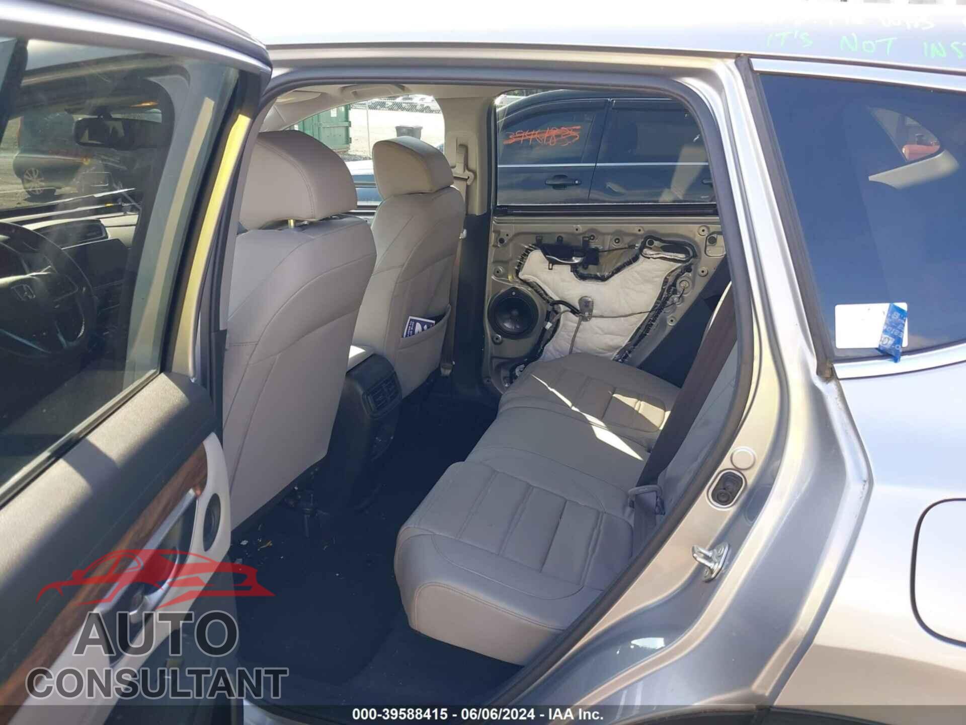HONDA CR-V 2017 - 2HKRW2H88HH663813