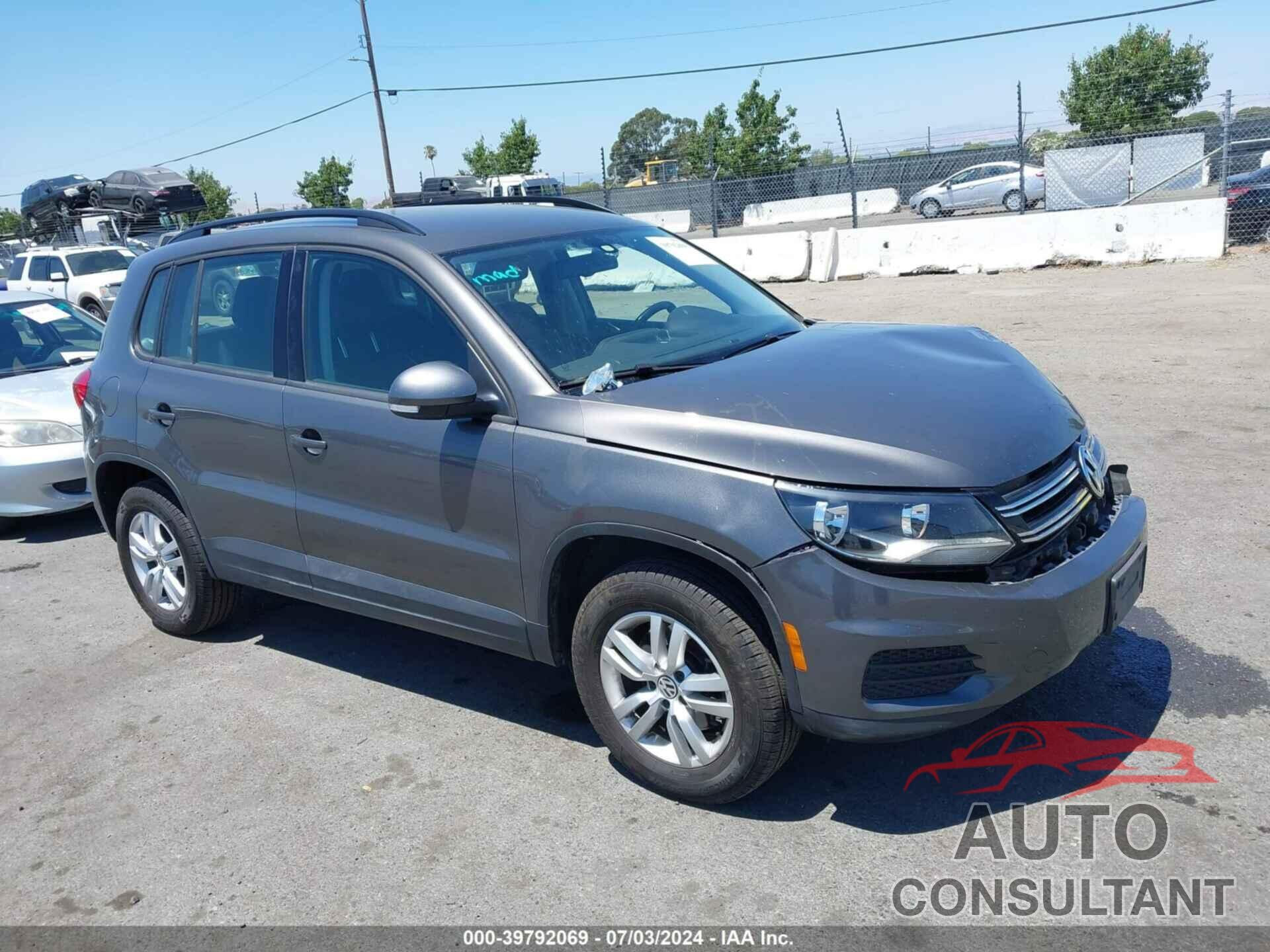 VOLKSWAGEN TIGUAN 2016 - WVGAV7AX4GW612781