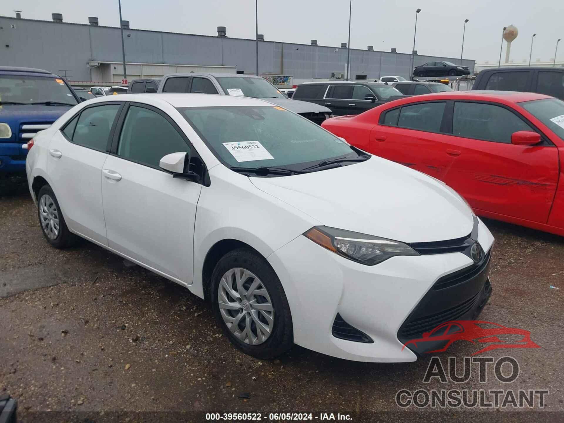 TOYOTA COROLLA 2018 - 5YFBURHE2JP829502