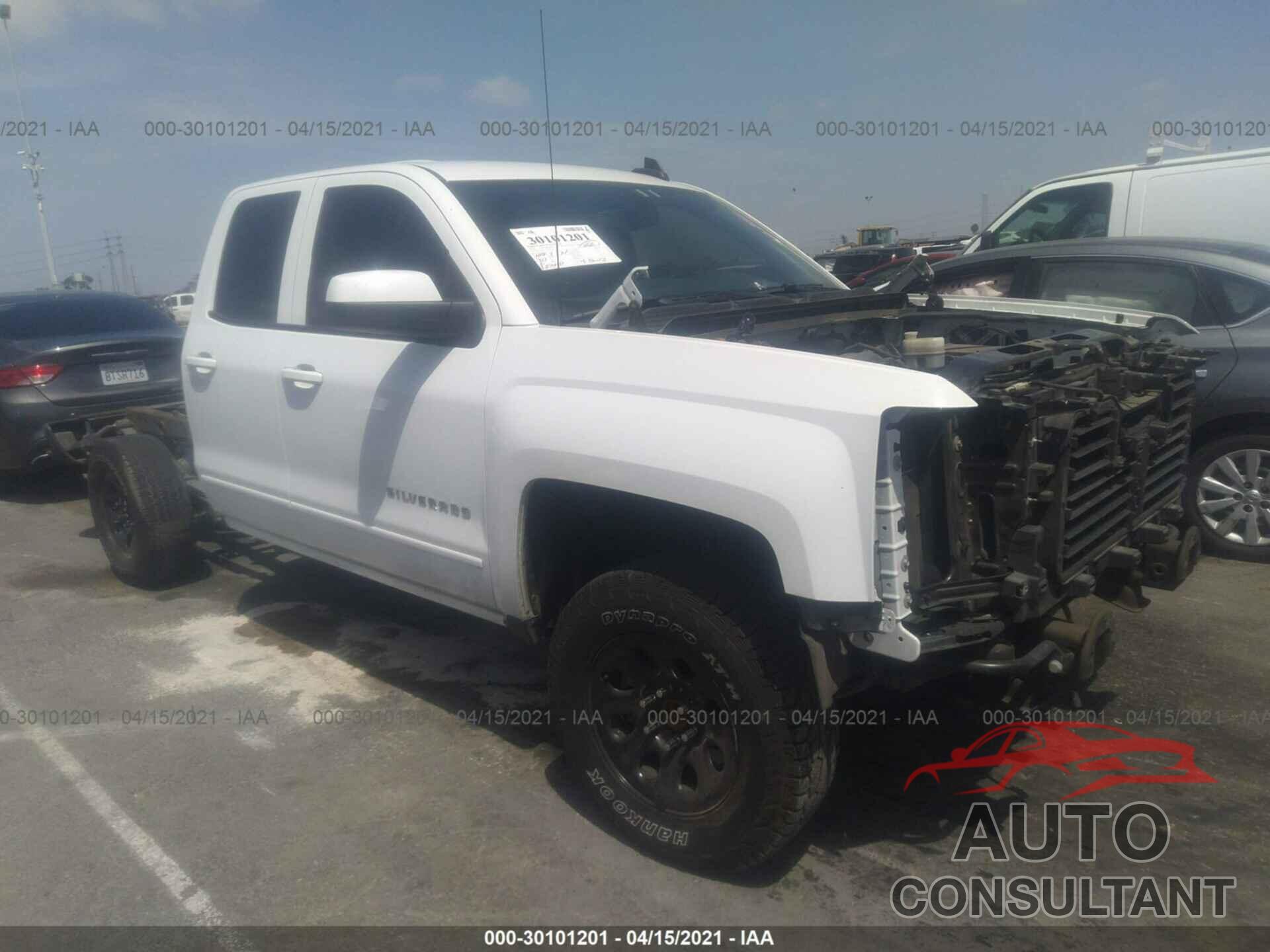 CHEVROLET SILVERADO 1500 2018 - 1GCRCREC7JZ244716