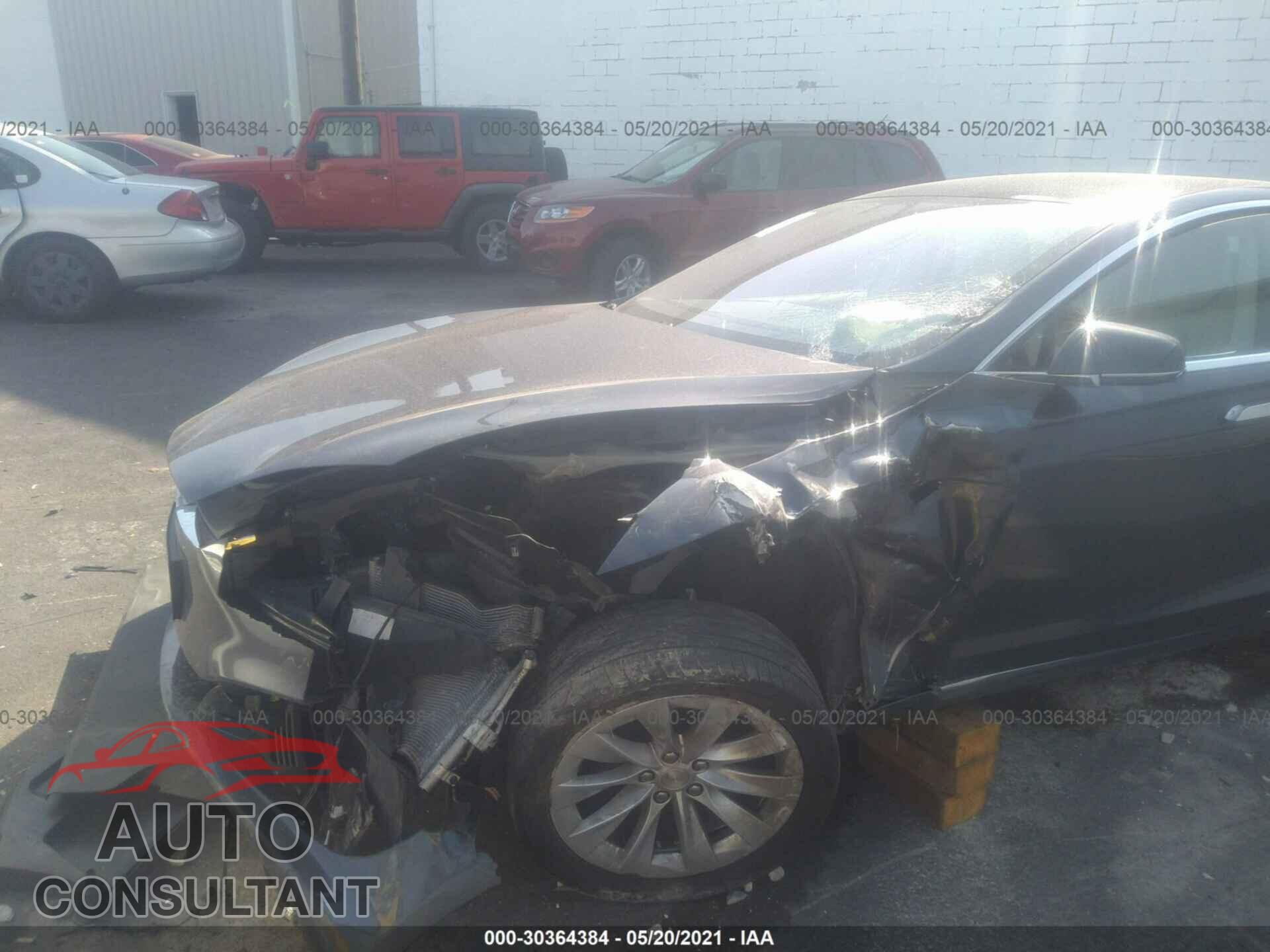 TESLA MODEL S 2018 - 5YJSA1E22JF296907
