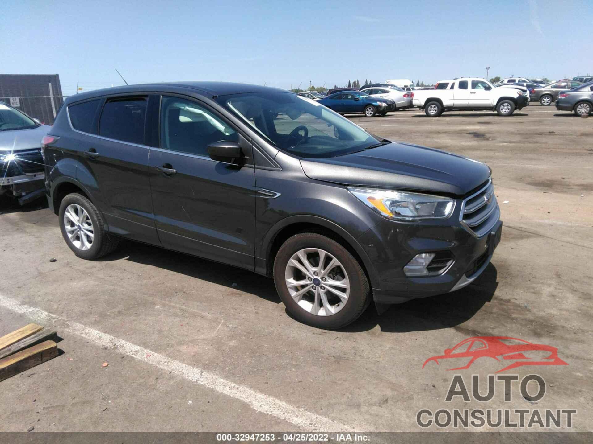 FORD ESCAPE 2017 - 1FMCU0GD0HUA61911