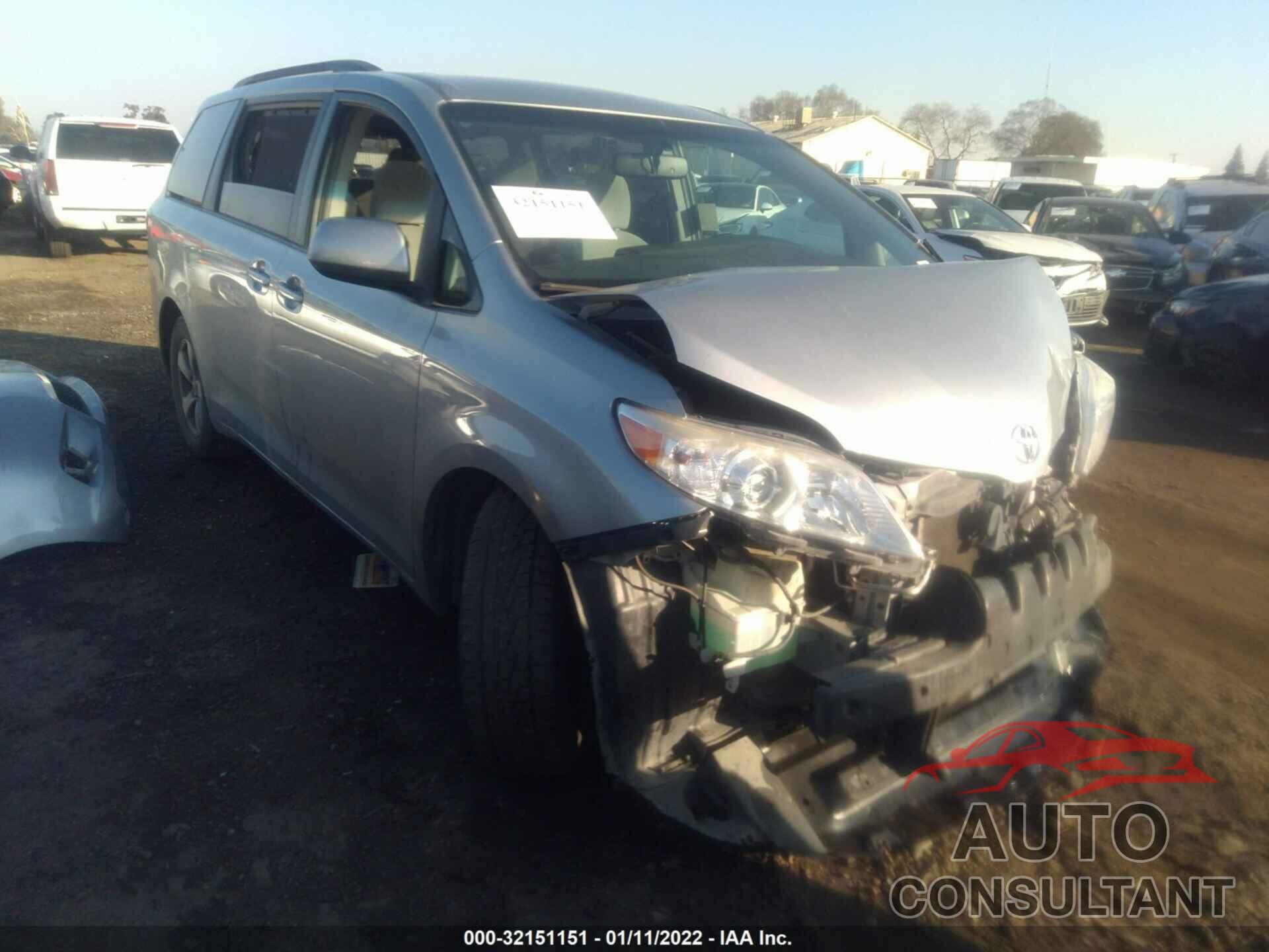 TOYOTA SIENNA 2017 - 5TDKZ3DC9HS844762