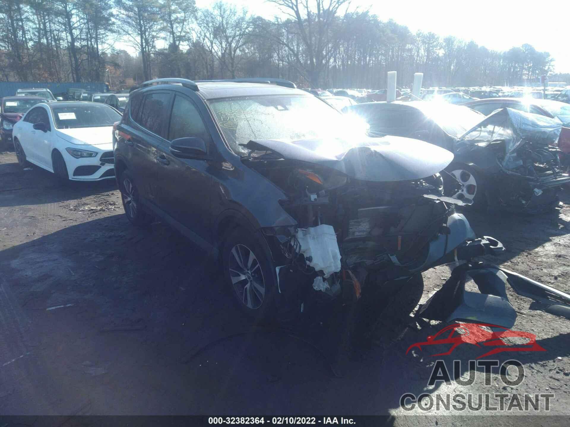 TOYOTA RAV4 2017 - JTMRFREV6HD209827