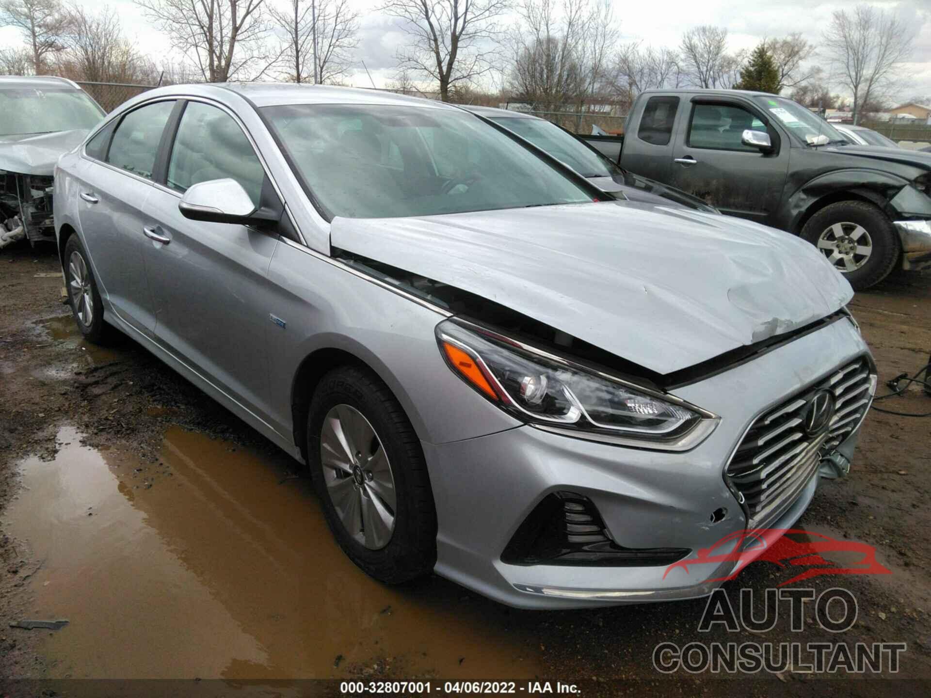 HYUNDAI SONATA HYBRID 2019 - KMHE24L31KA090913