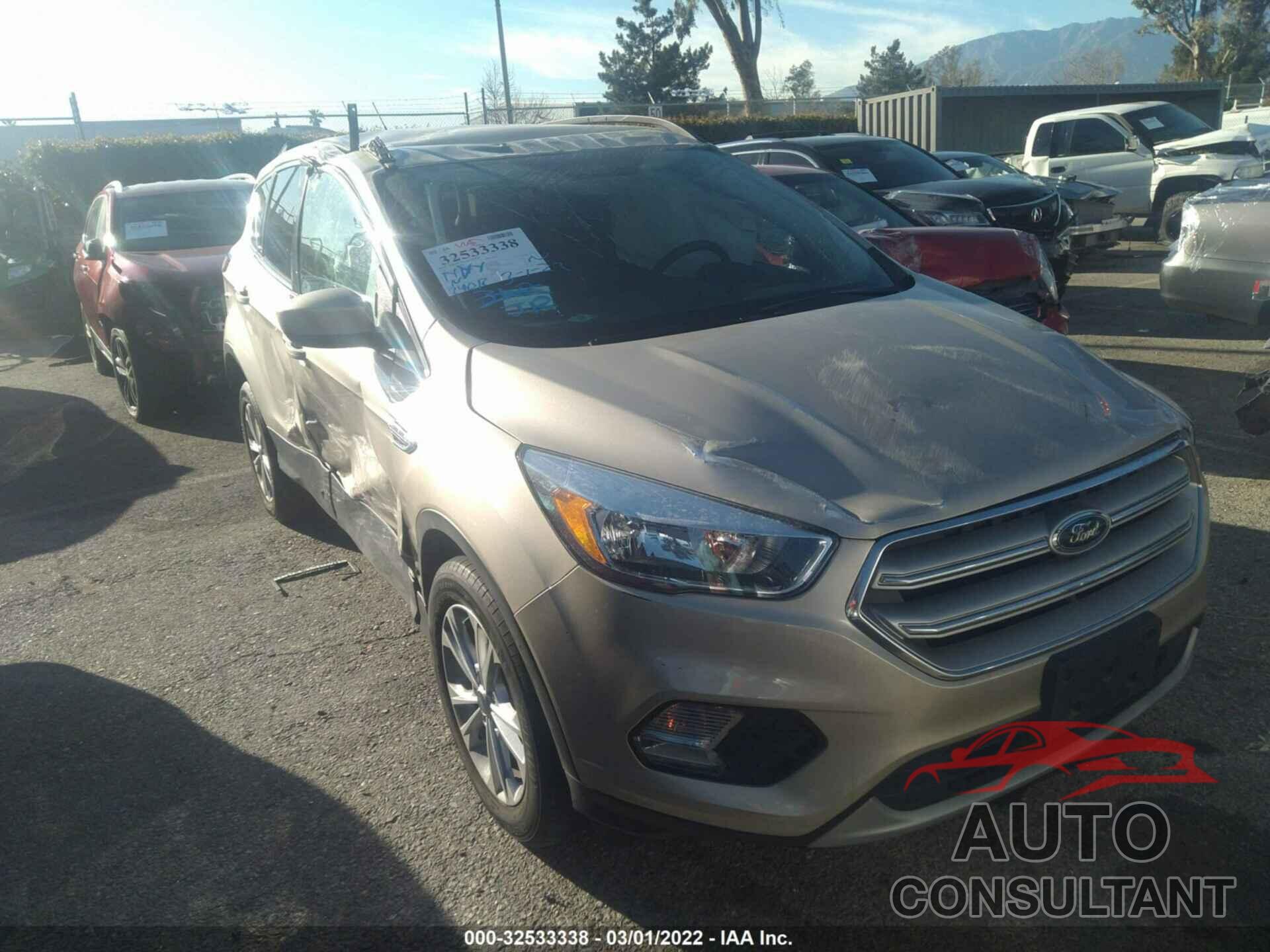 FORD ESCAPE 2018 - 1FMCU0GD5JUD37425