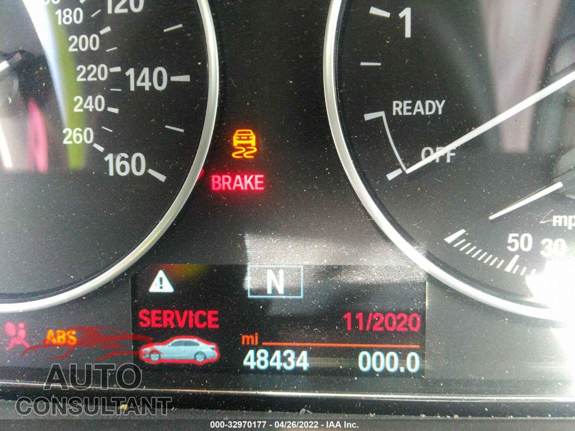 BMW 3 SERIES 2016 - WBA8A9C52GK617407