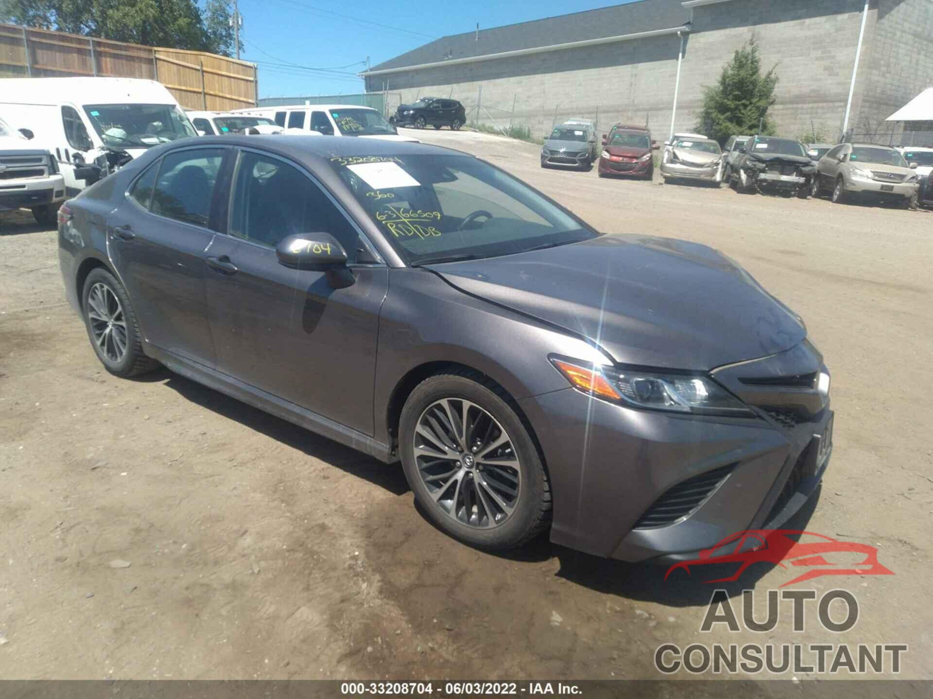 TOYOTA CAMRY 2018 - 4T1B11HK6JU519173